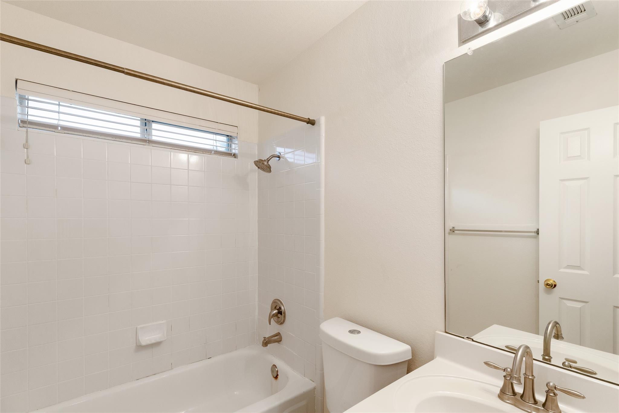 13806 Greinert Dr, Pflugerville, TX 78660