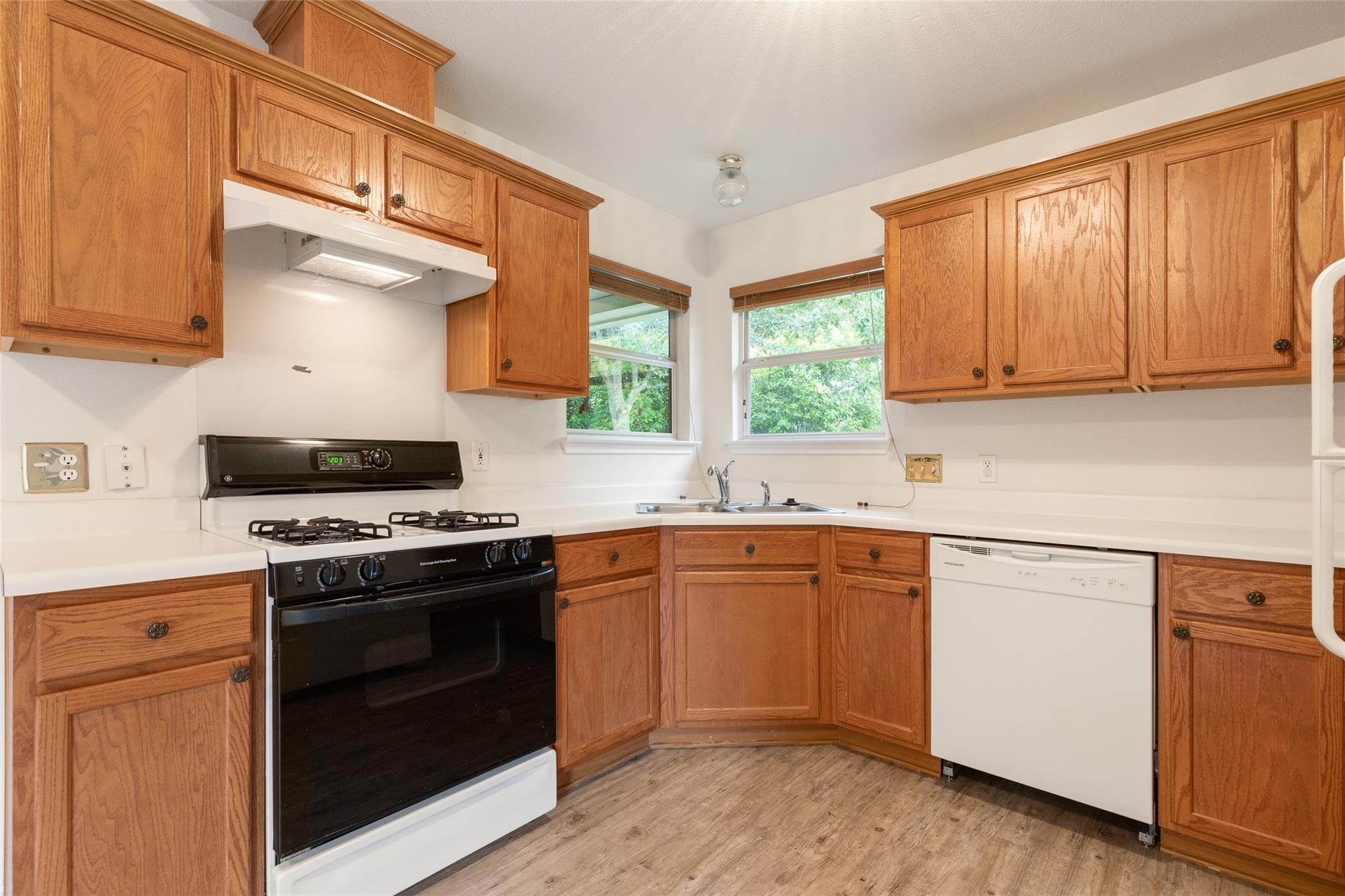 13806 Greinert Dr, Pflugerville, TX 78660