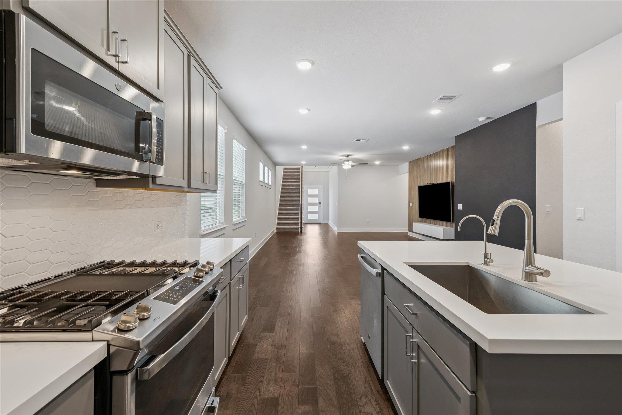 15602 Ellinger Dr, Austin, TX 78728