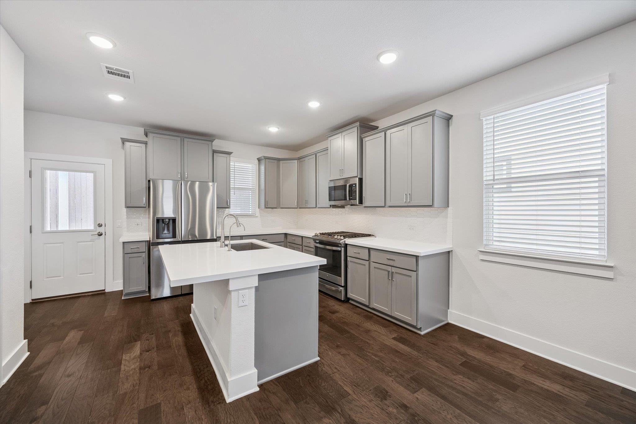 15602 Ellinger Dr, Austin, TX 78728