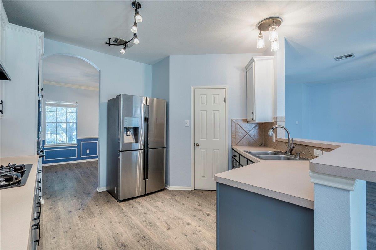 405 Olmos Dr, Leander, TX 78641