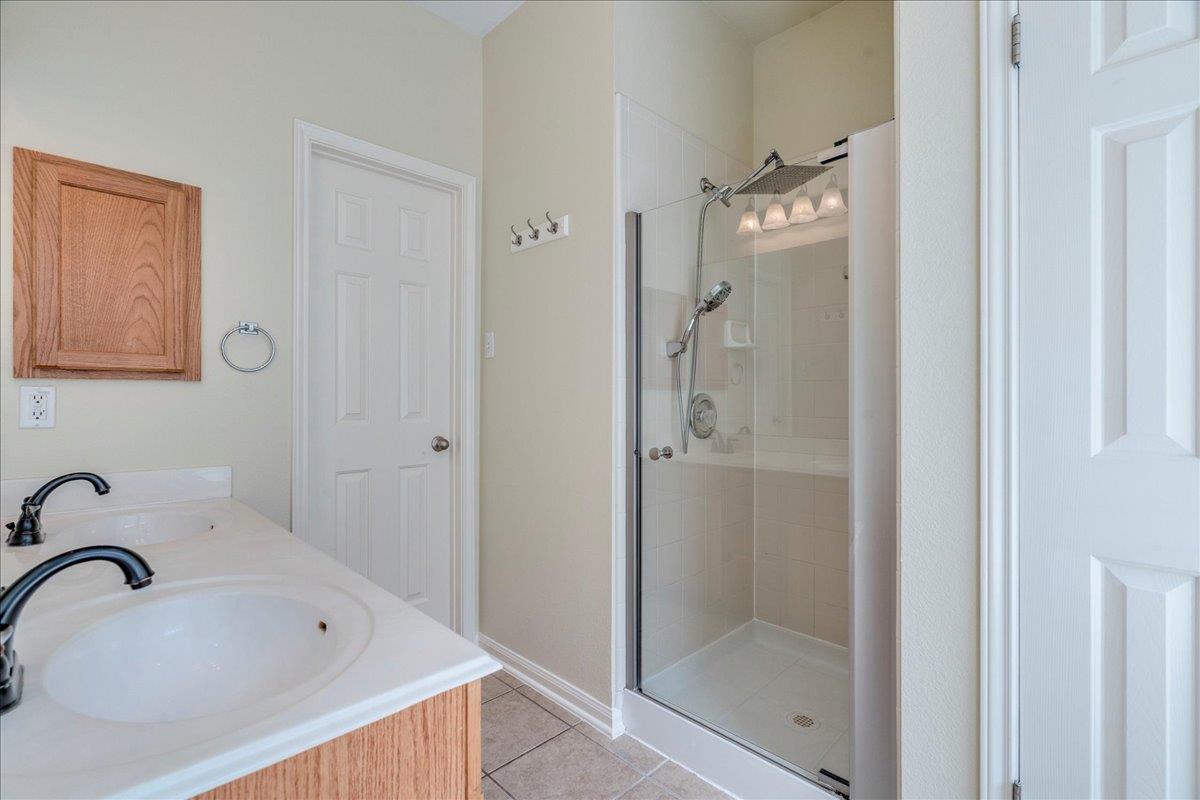 405 Olmos Dr, Leander, TX 78641