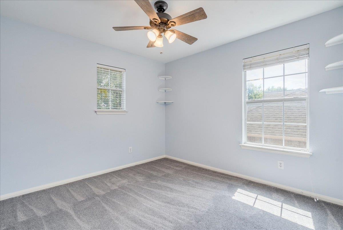 405 Olmos Dr, Leander, TX 78641