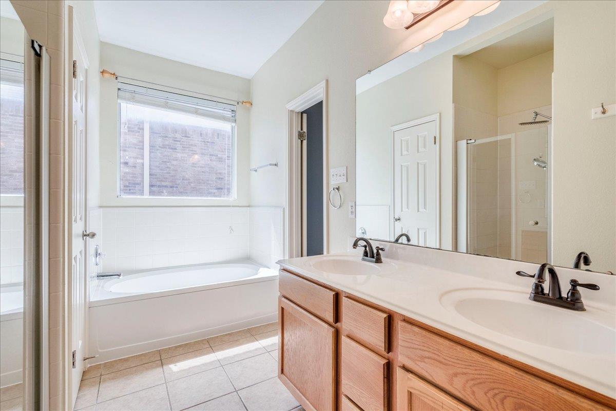 405 Olmos Dr, Leander, TX 78641