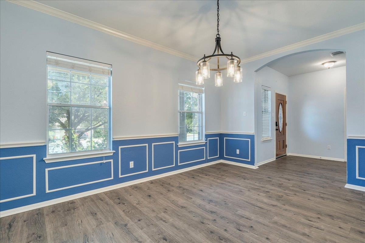 405 Olmos Dr, Leander, TX 78641