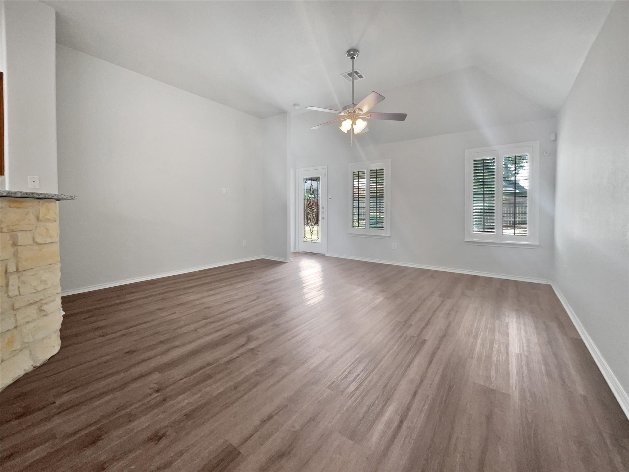 124 Blossom Valley Strm, Buda, TX 78610