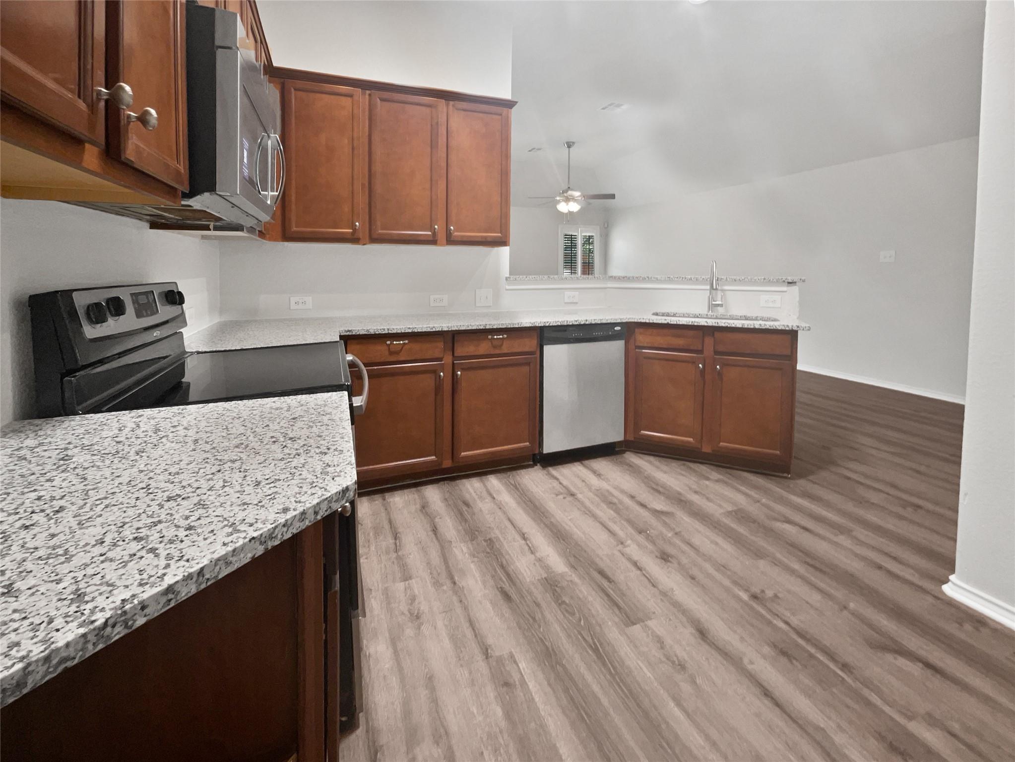 124 Blossom Valley Strm, Buda, TX 78610