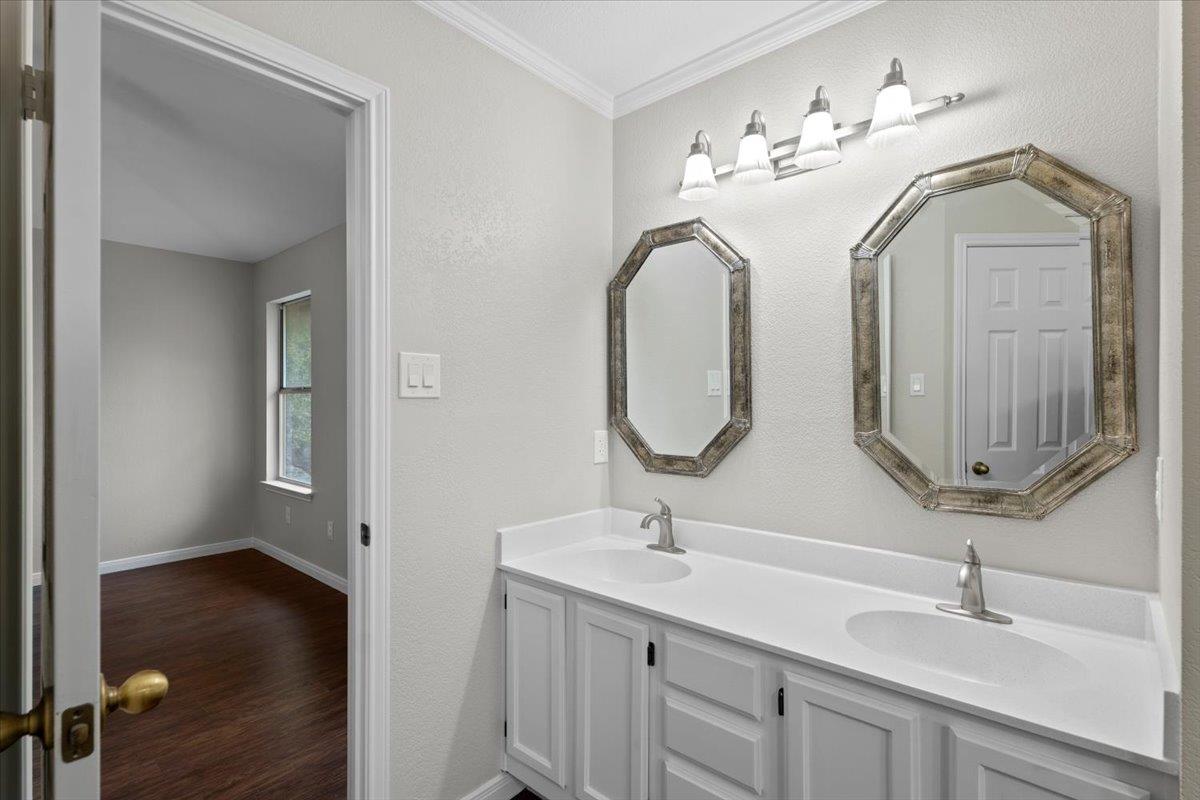 525 Tanner Trl, Pflugerville, TX 78660