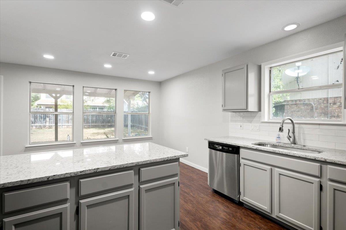 525 Tanner Trl, Pflugerville, TX 78660