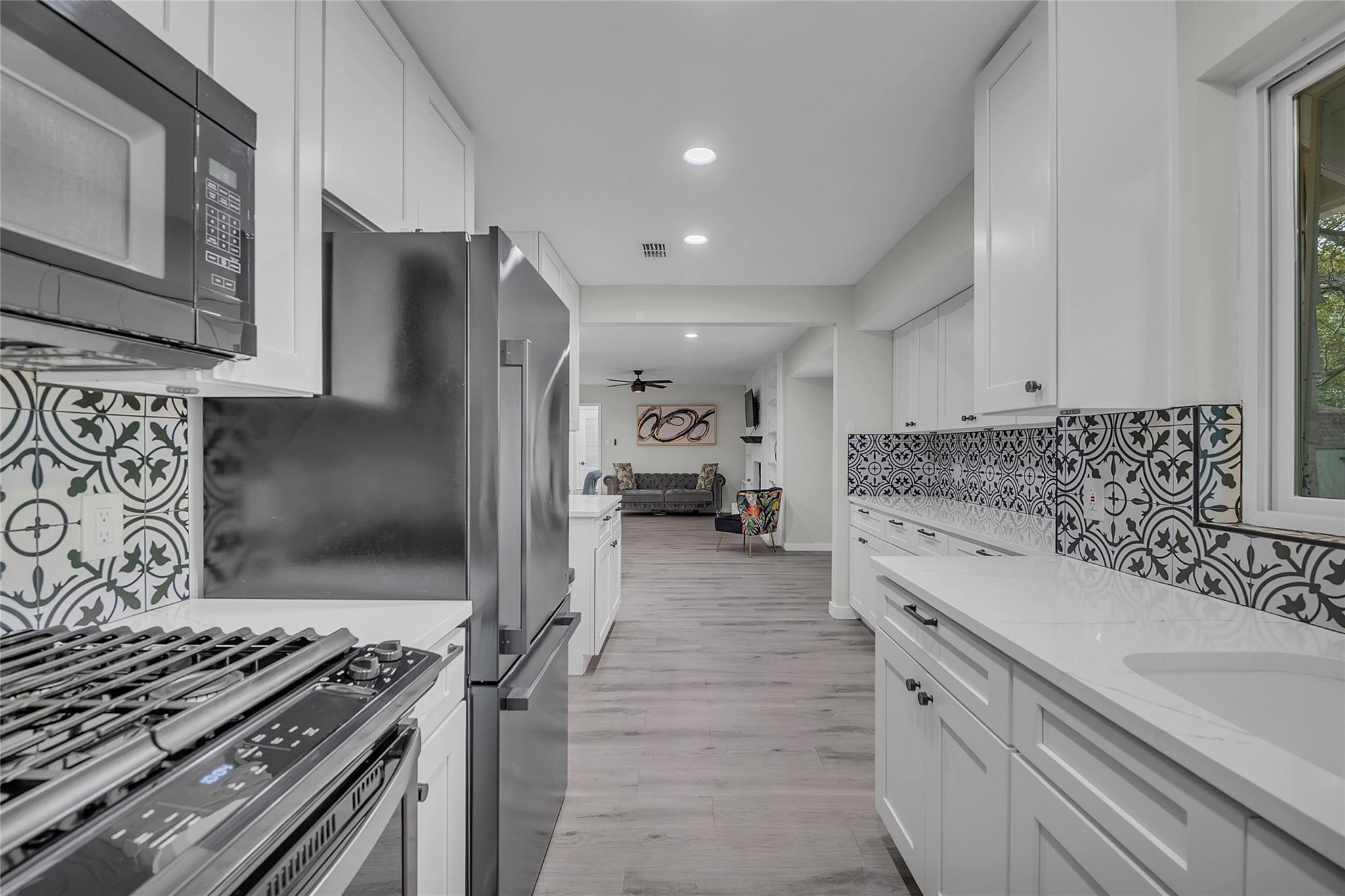 3400 Laguna Dr, Austin, TX 78741