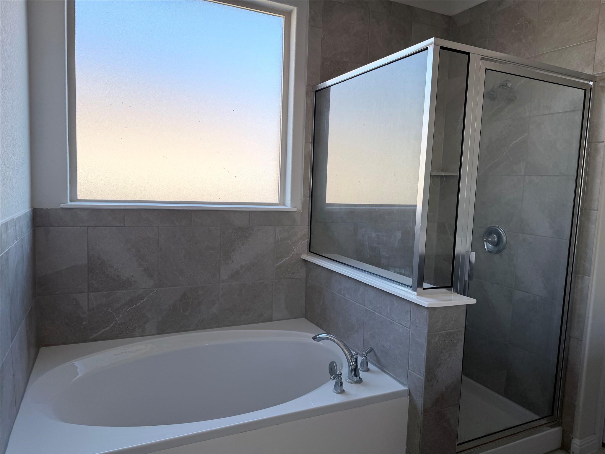 605 Elm Green St, Hutto, TX 78634