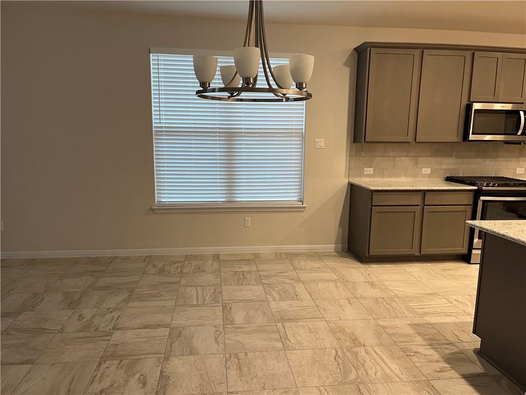 605 Elm Green St, Hutto, TX 78634