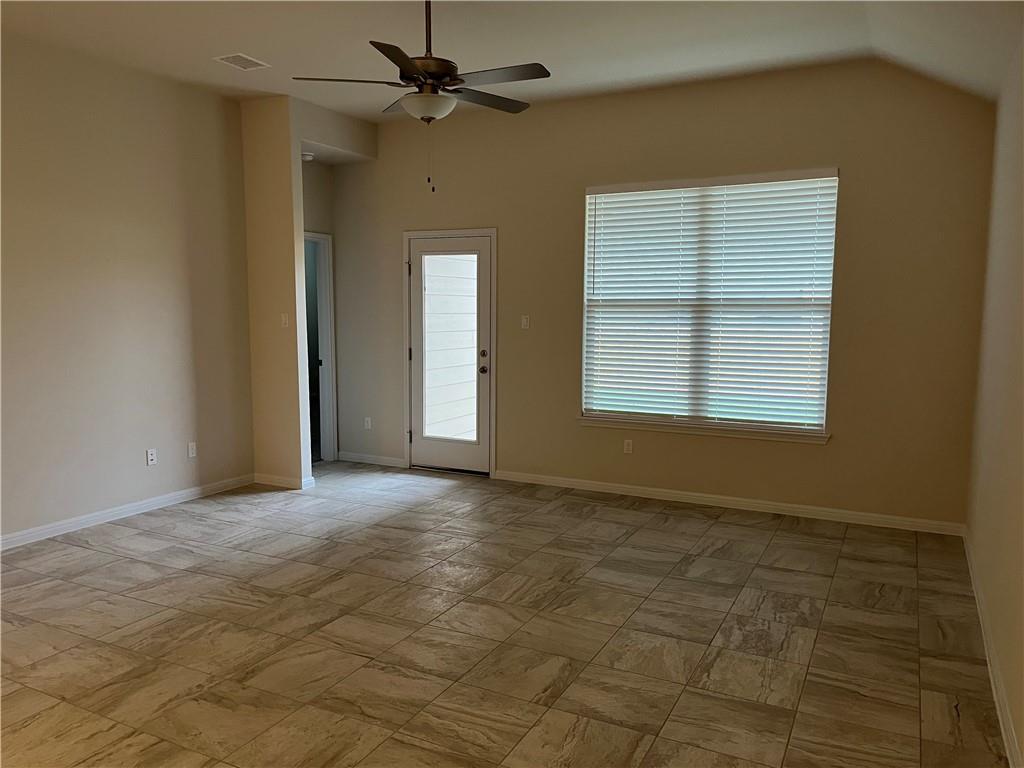 605 Elm Green St, Hutto, TX 78634