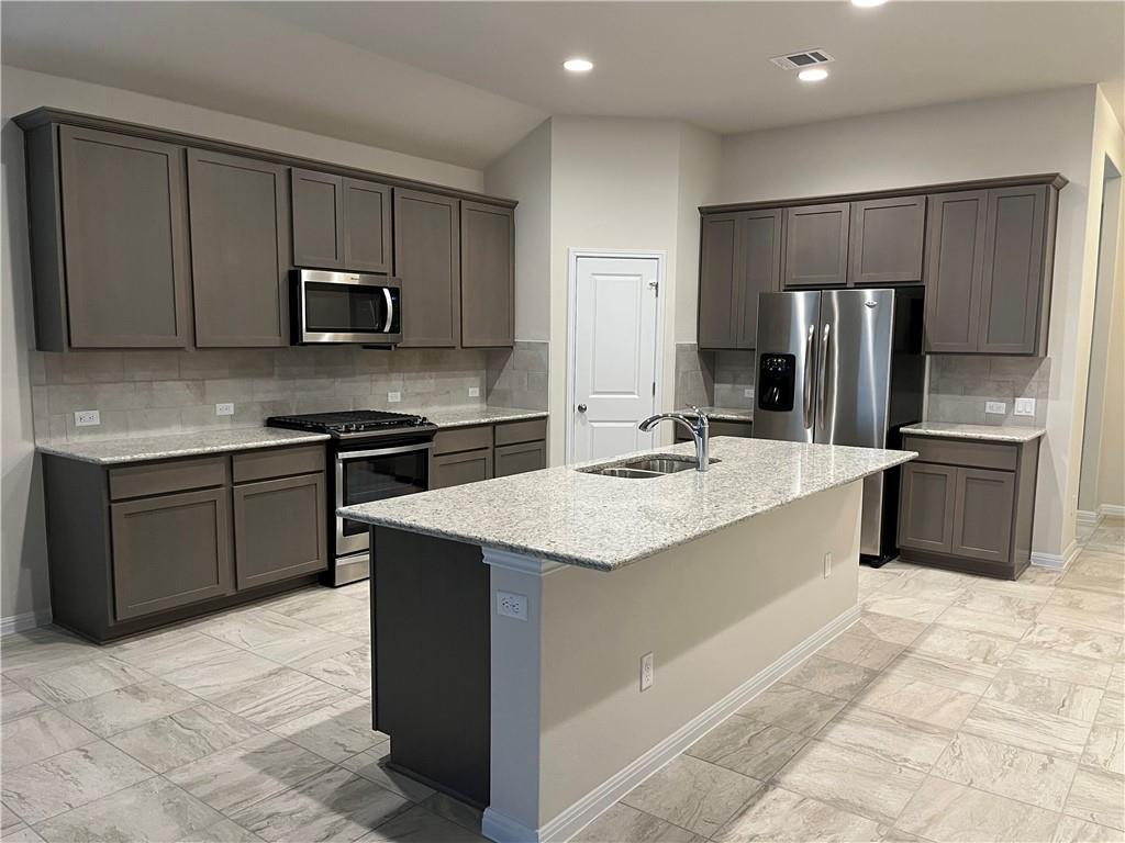 605 Elm Green St, Hutto, TX 78634