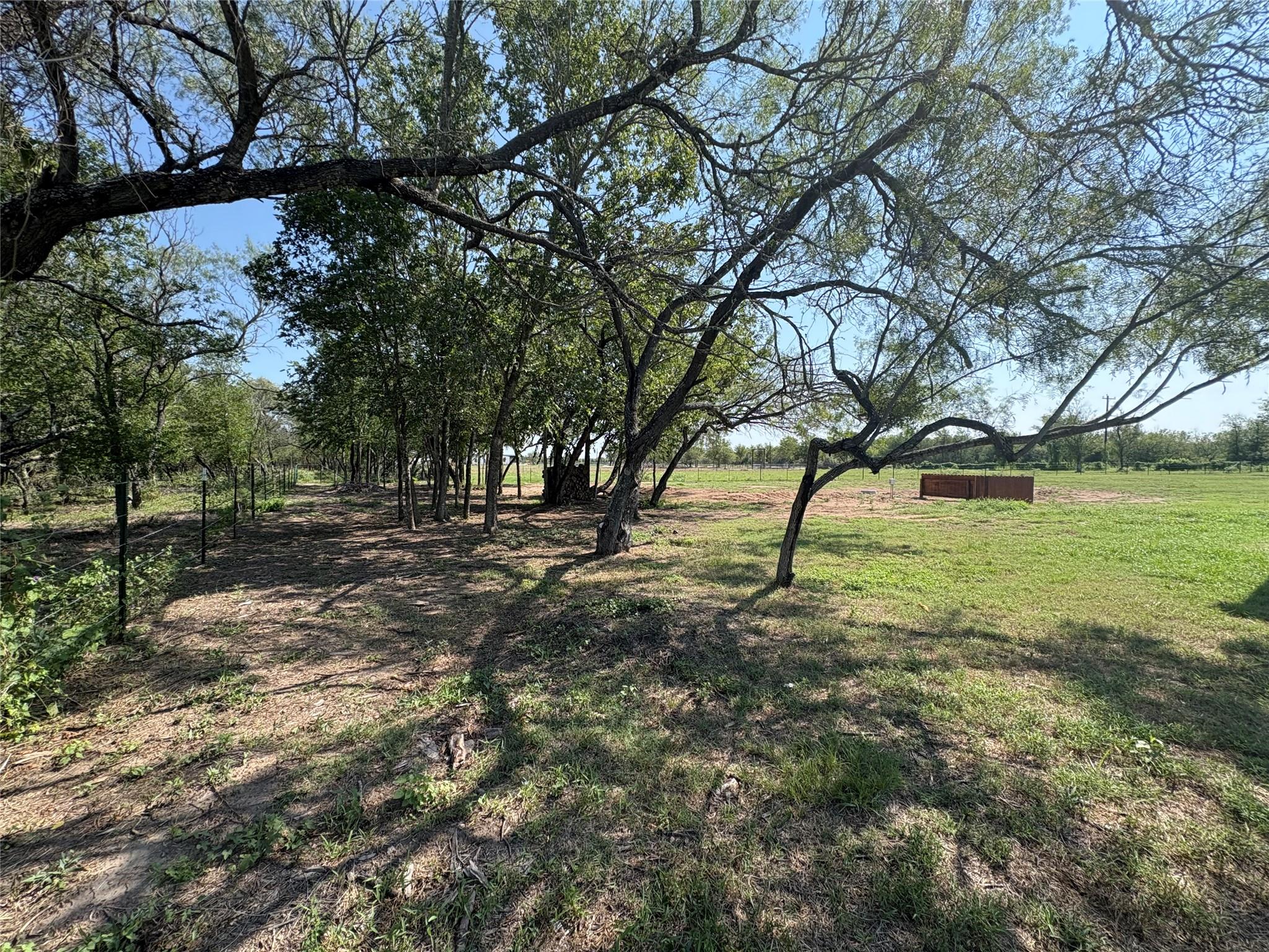 1359 Acorn Rd, Lockhart, TX 78644
