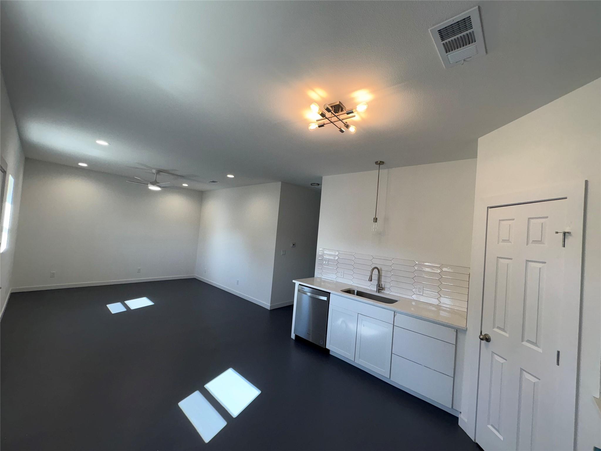 1359 Acorn Rd, Lockhart, TX 78644