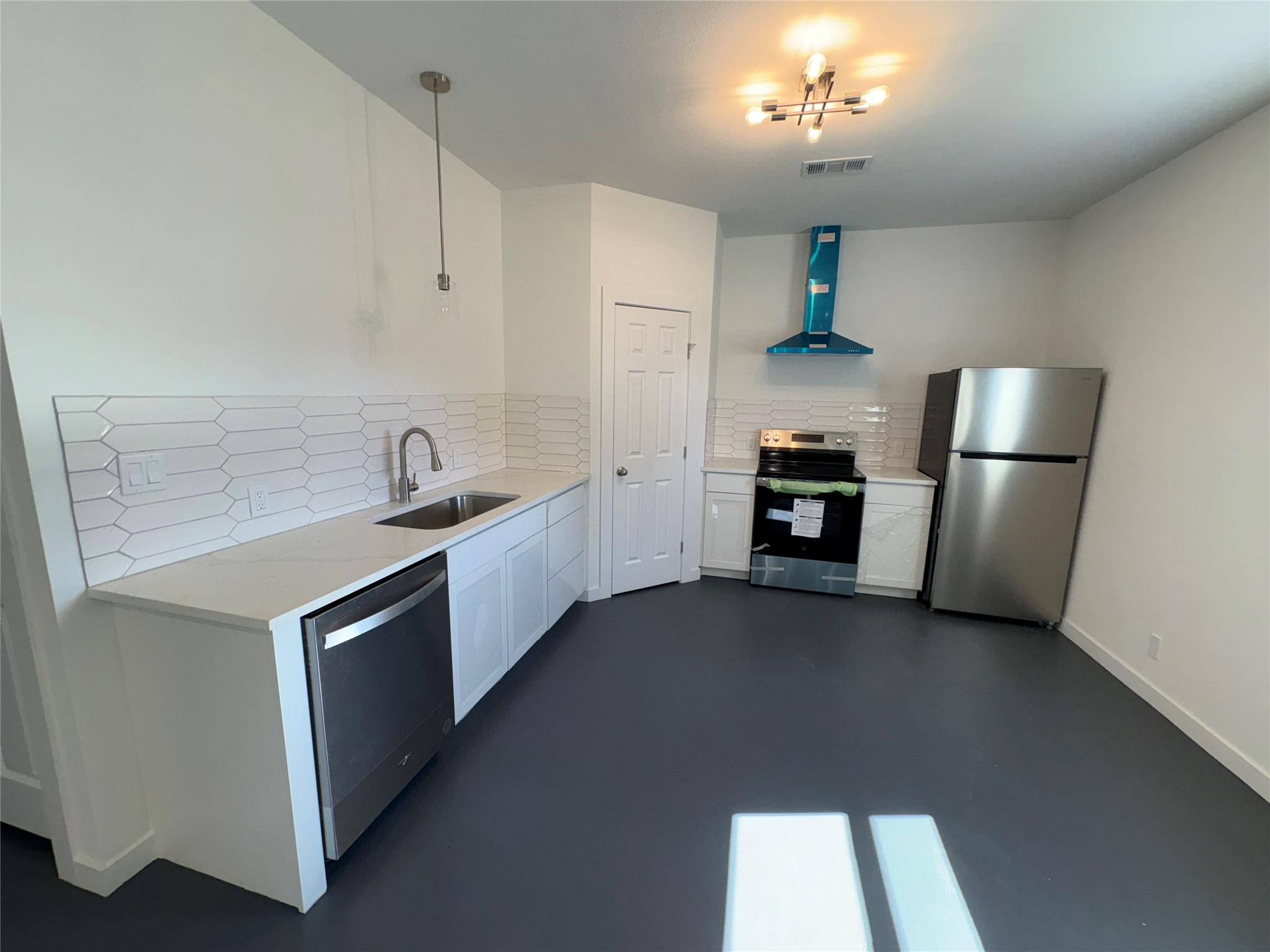 1359 Acorn Rd, Lockhart, TX 78644