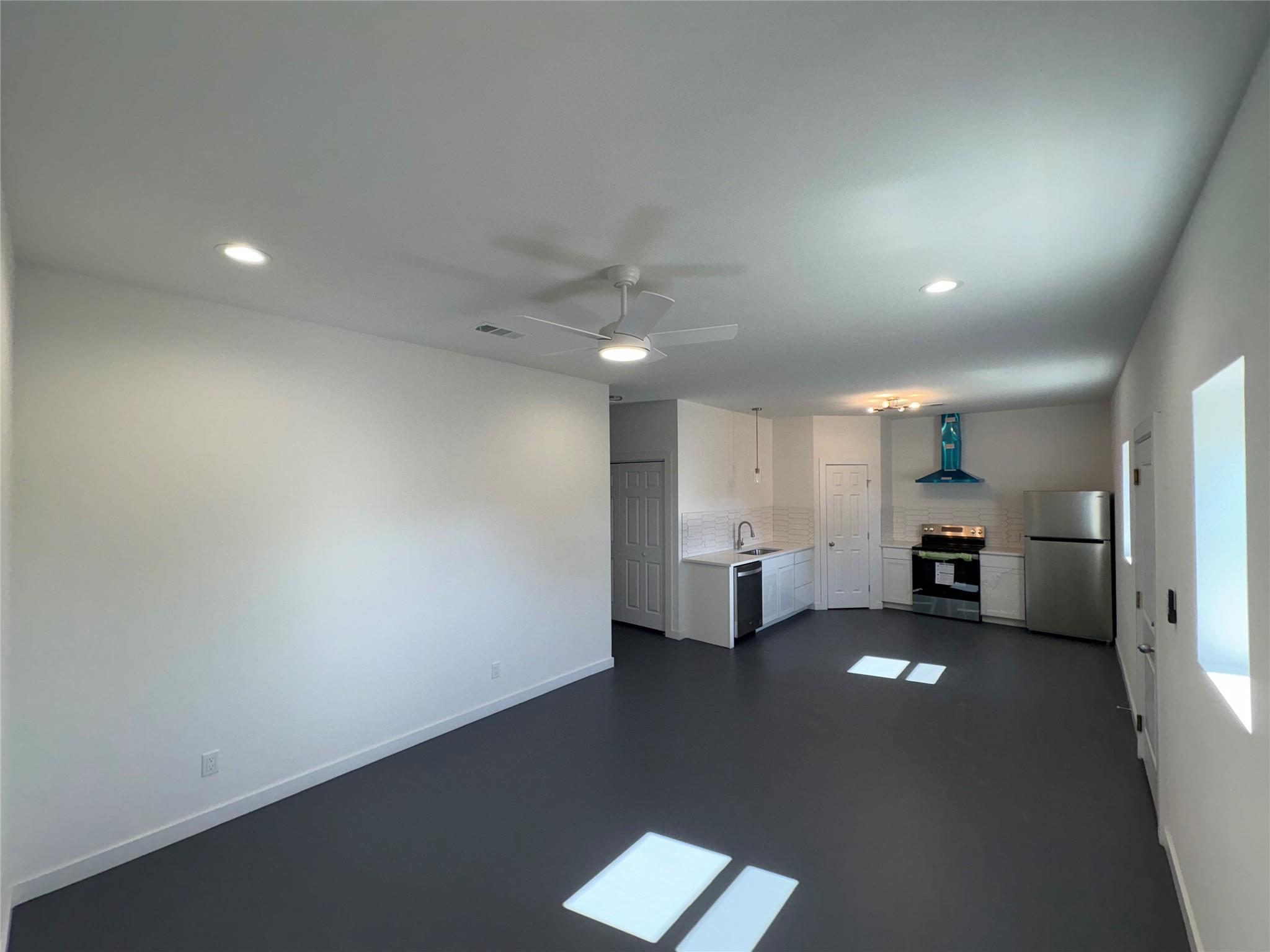 1359 Acorn Rd, Lockhart, TX 78644