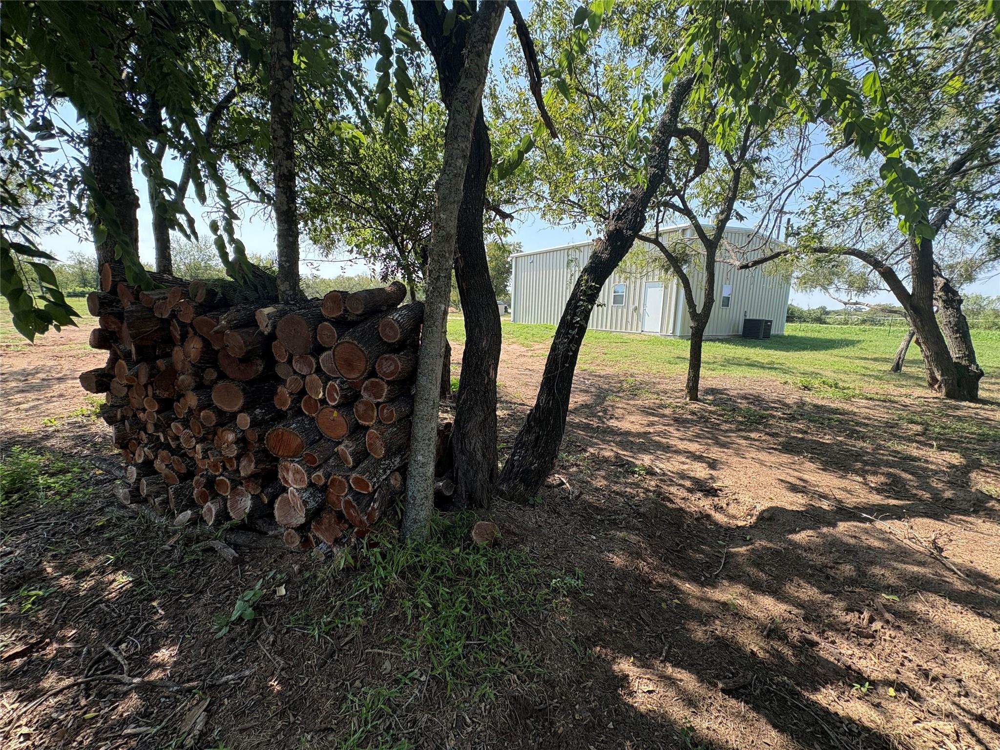 1359 Acorn Rd, Lockhart, TX 78644