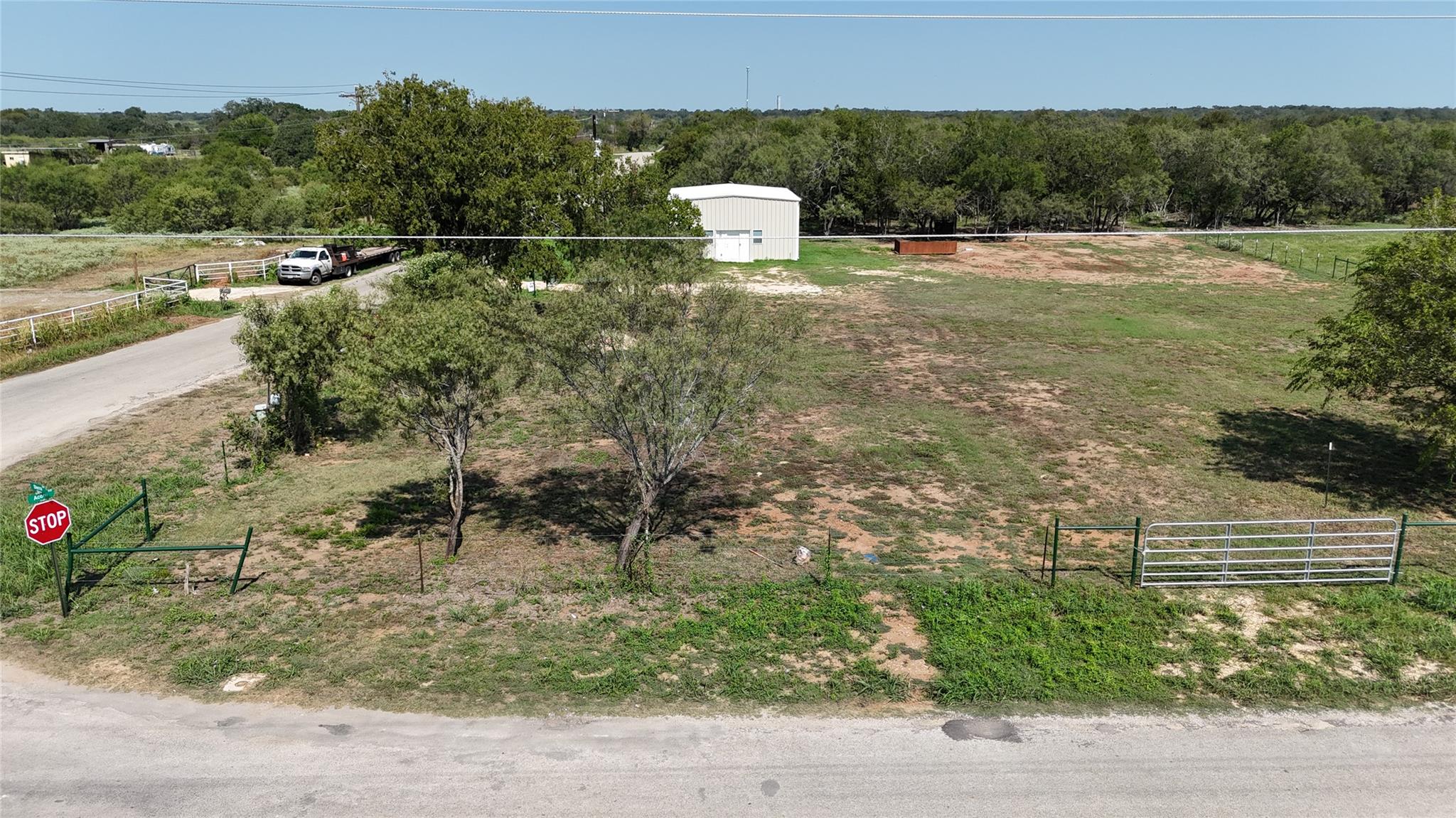 1359 Acorn Rd, Lockhart, TX 78644
