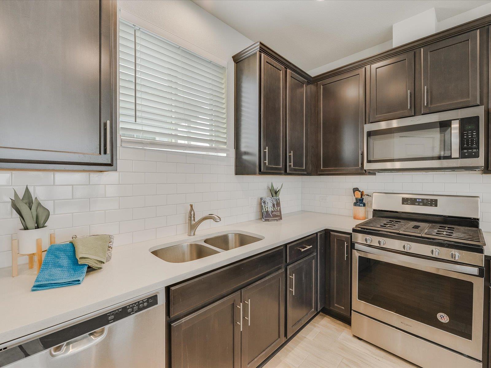 1916 Warely Ln, Austin, TX 78741