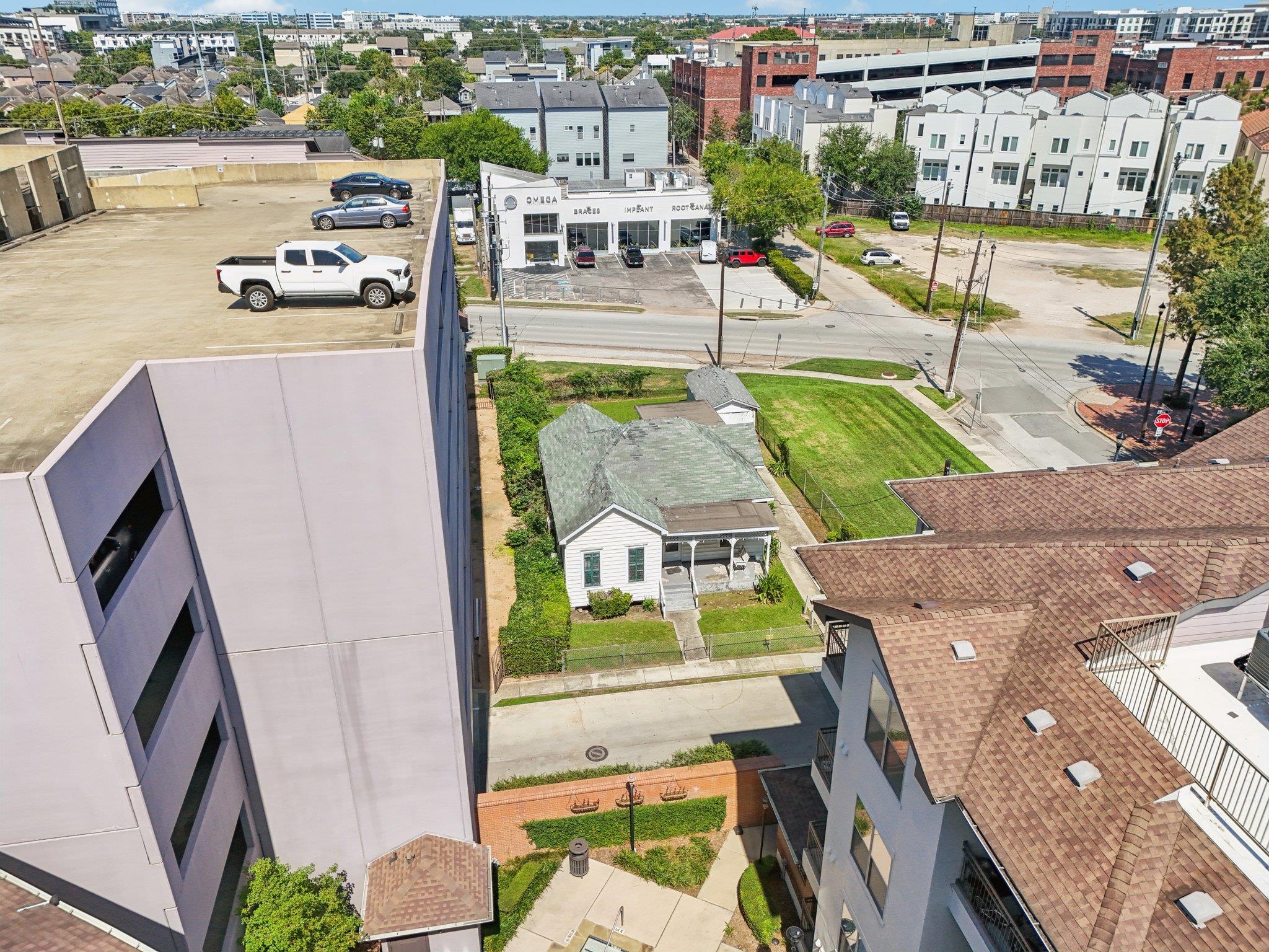 1106 Oneil St, Houston, TX 77019