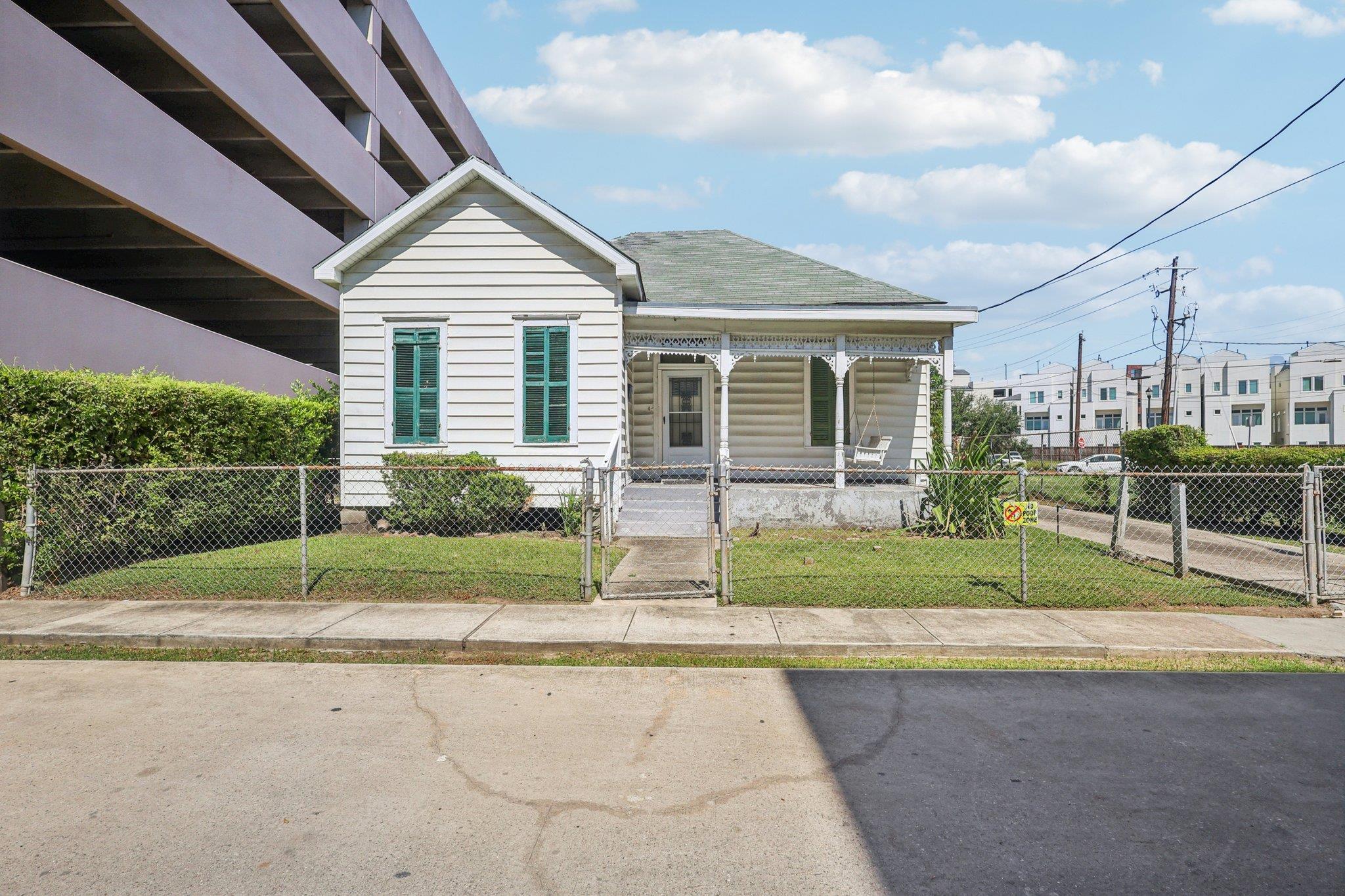 1106 Oneil St, Houston, TX 77019