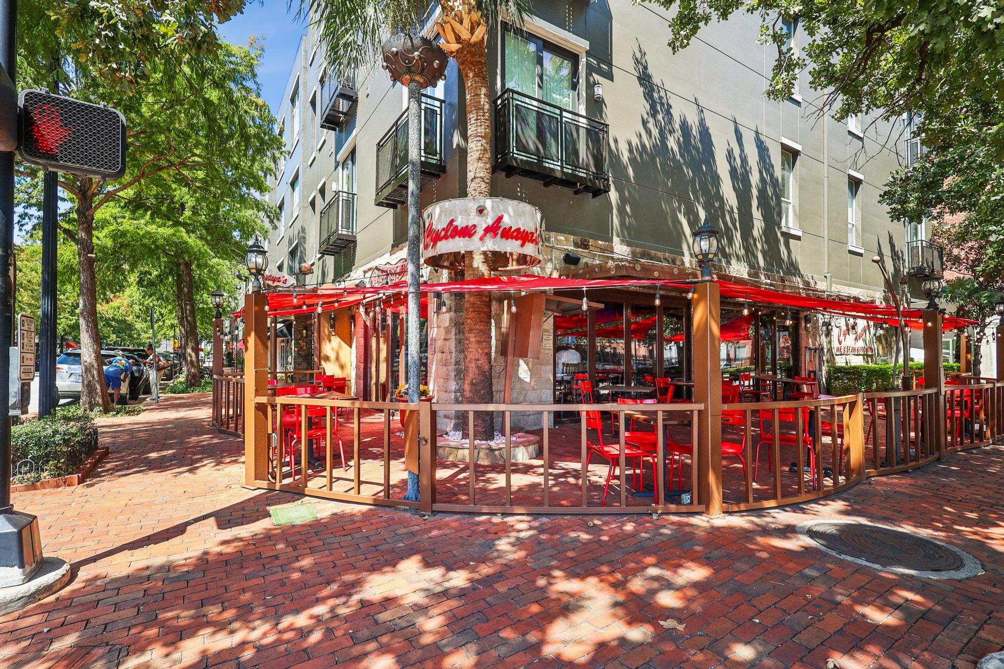 1106 Oneil St, Houston, TX 77019