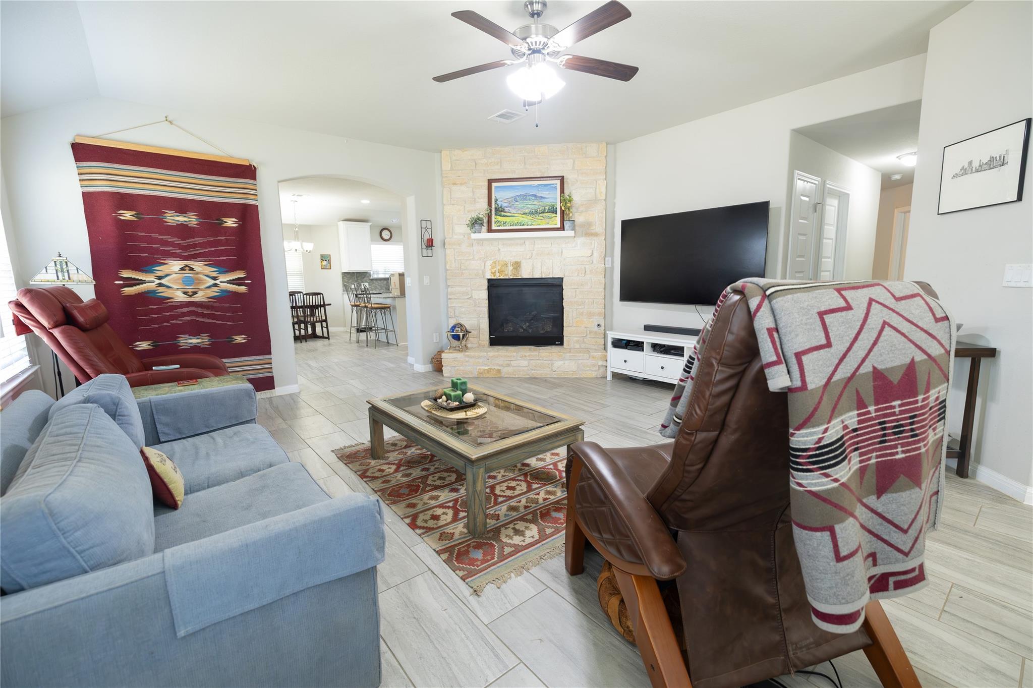 827 Savannah Cv, Elgin, TX 78621