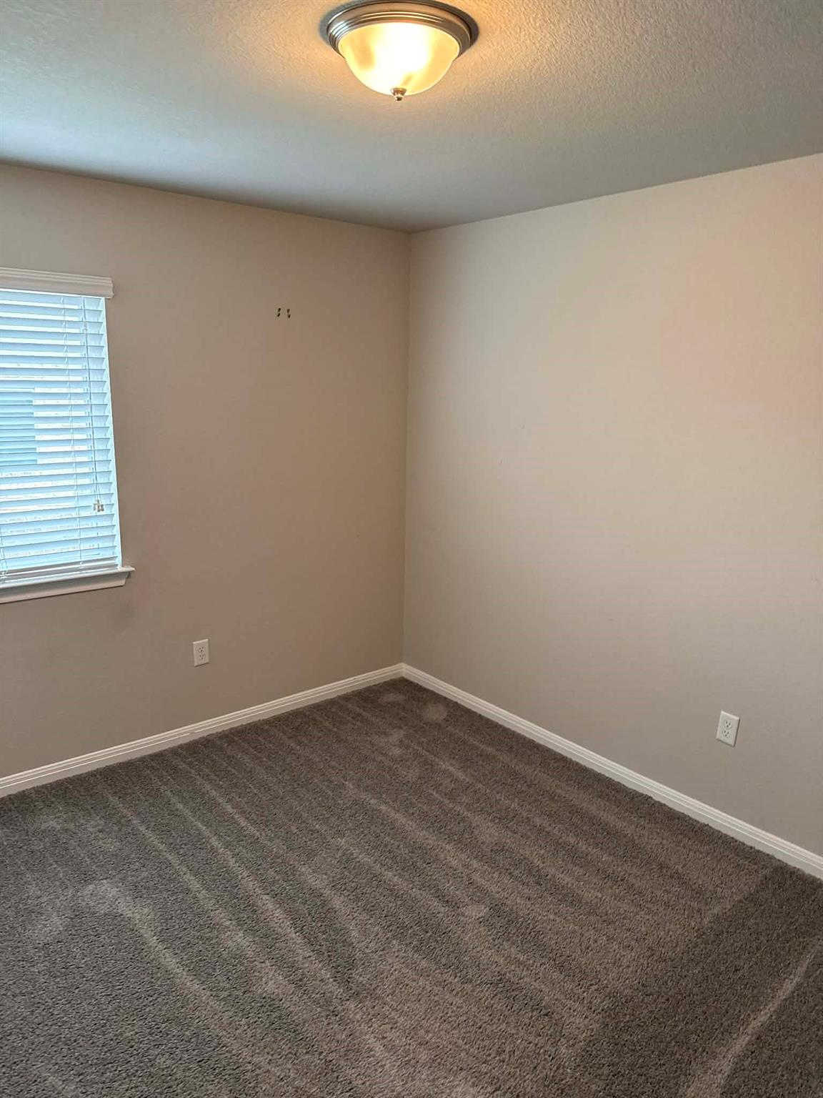 827 Savannah Cv, Elgin, TX 78621