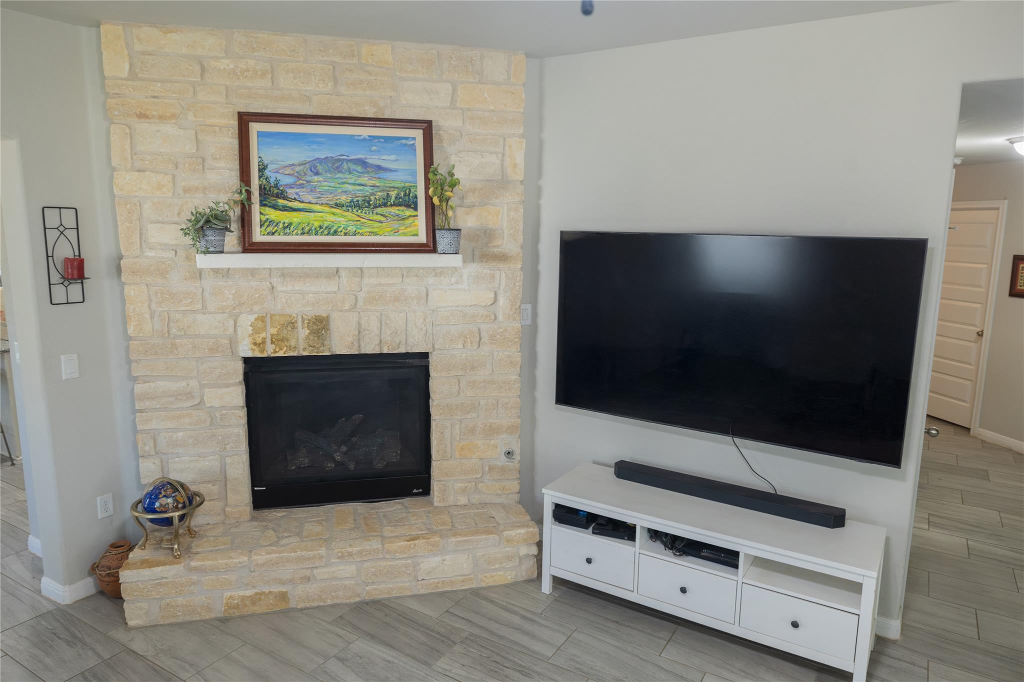 827 Savannah Cv, Elgin, TX 78621