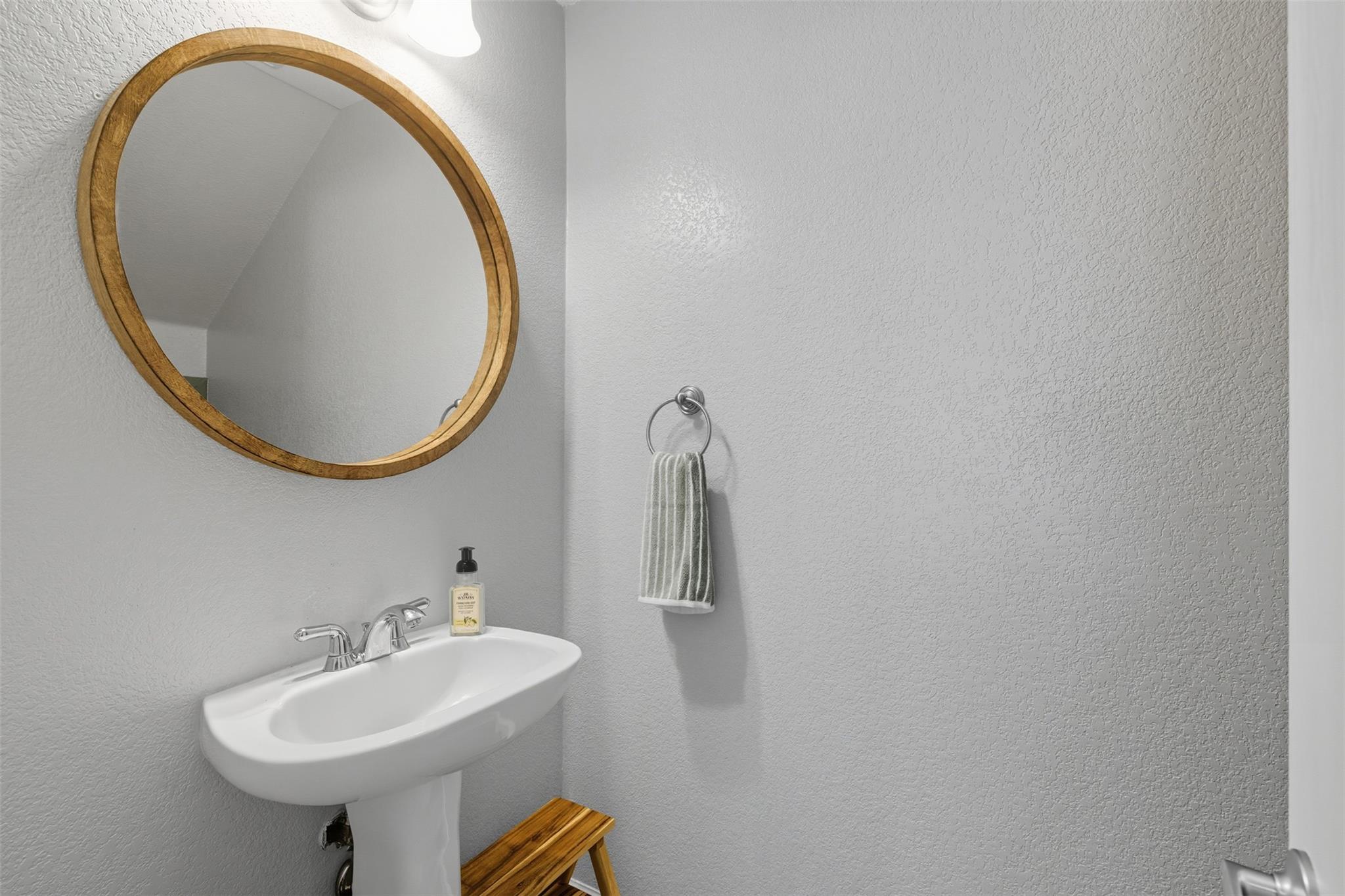 110 Vicksburg Loop, Elgin, TX 78621