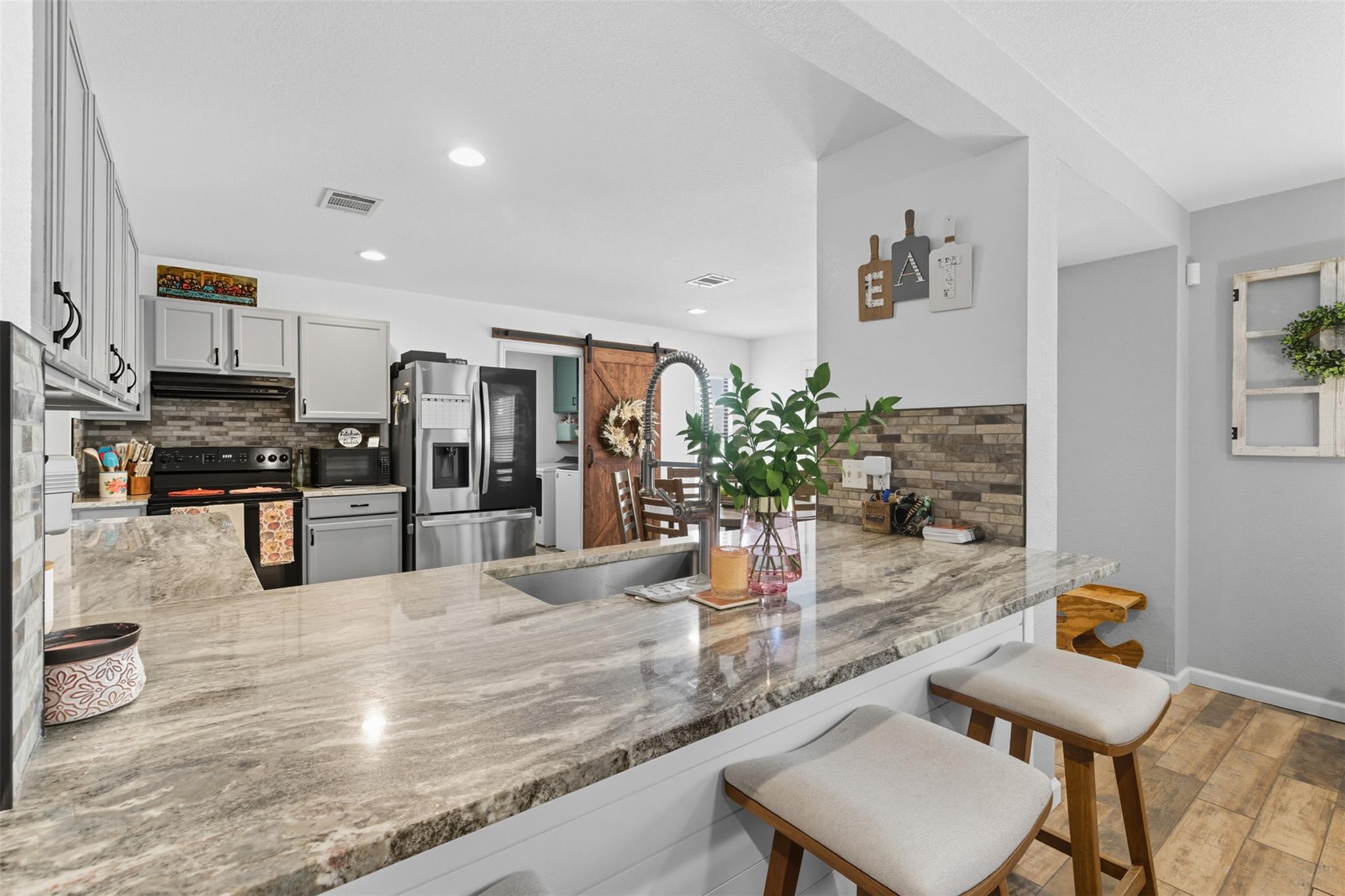 110 Vicksburg Loop, Elgin, TX 78621