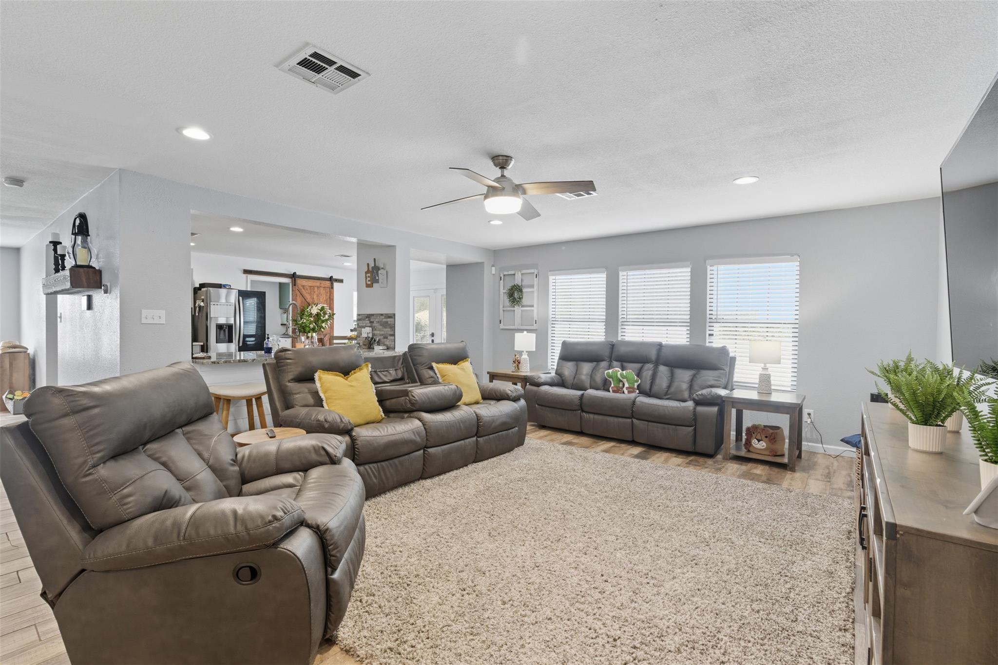 110 Vicksburg Loop, Elgin, TX 78621