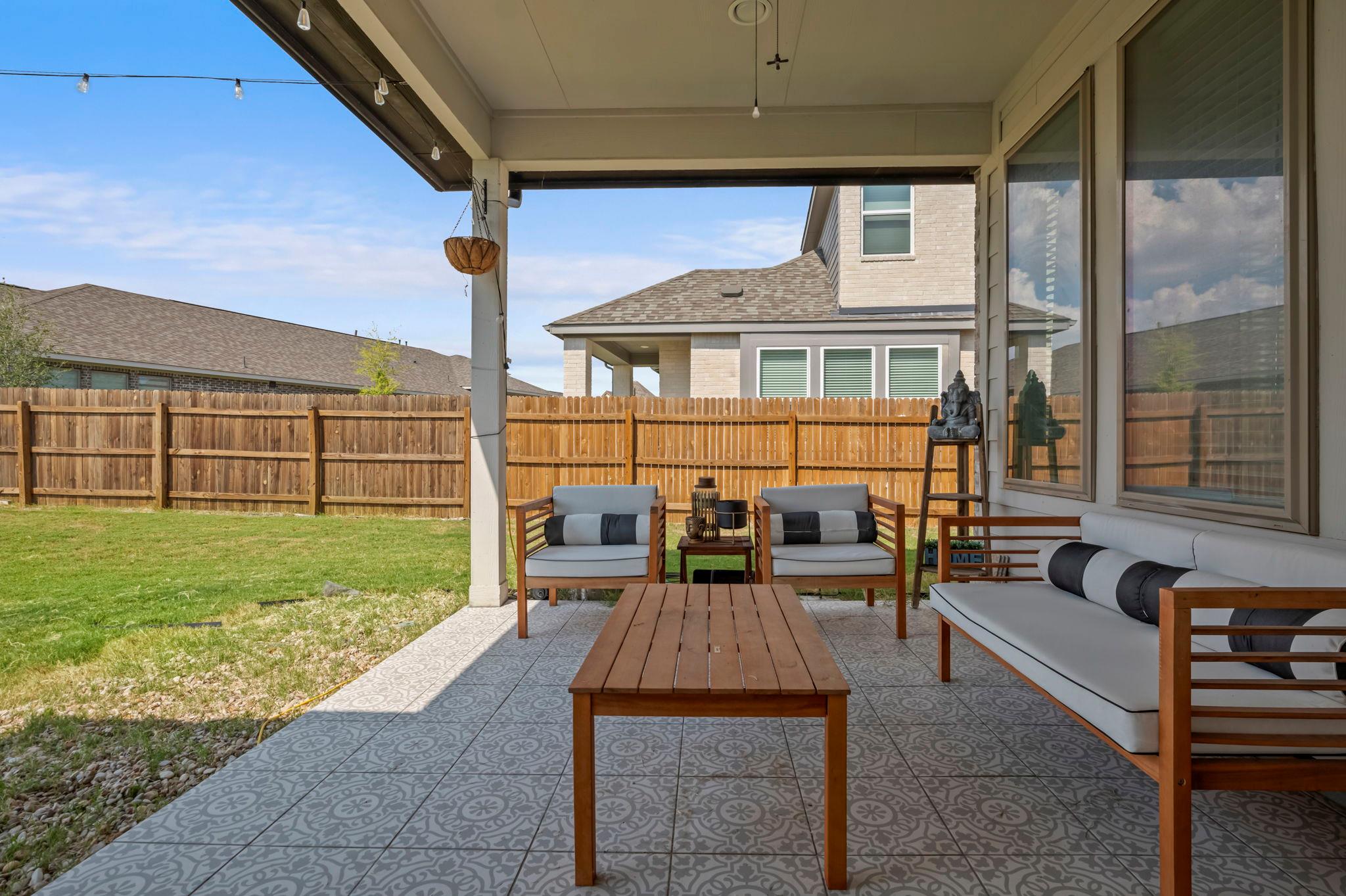 208 Dycus Bnd, Liberty Hill, TX 78642