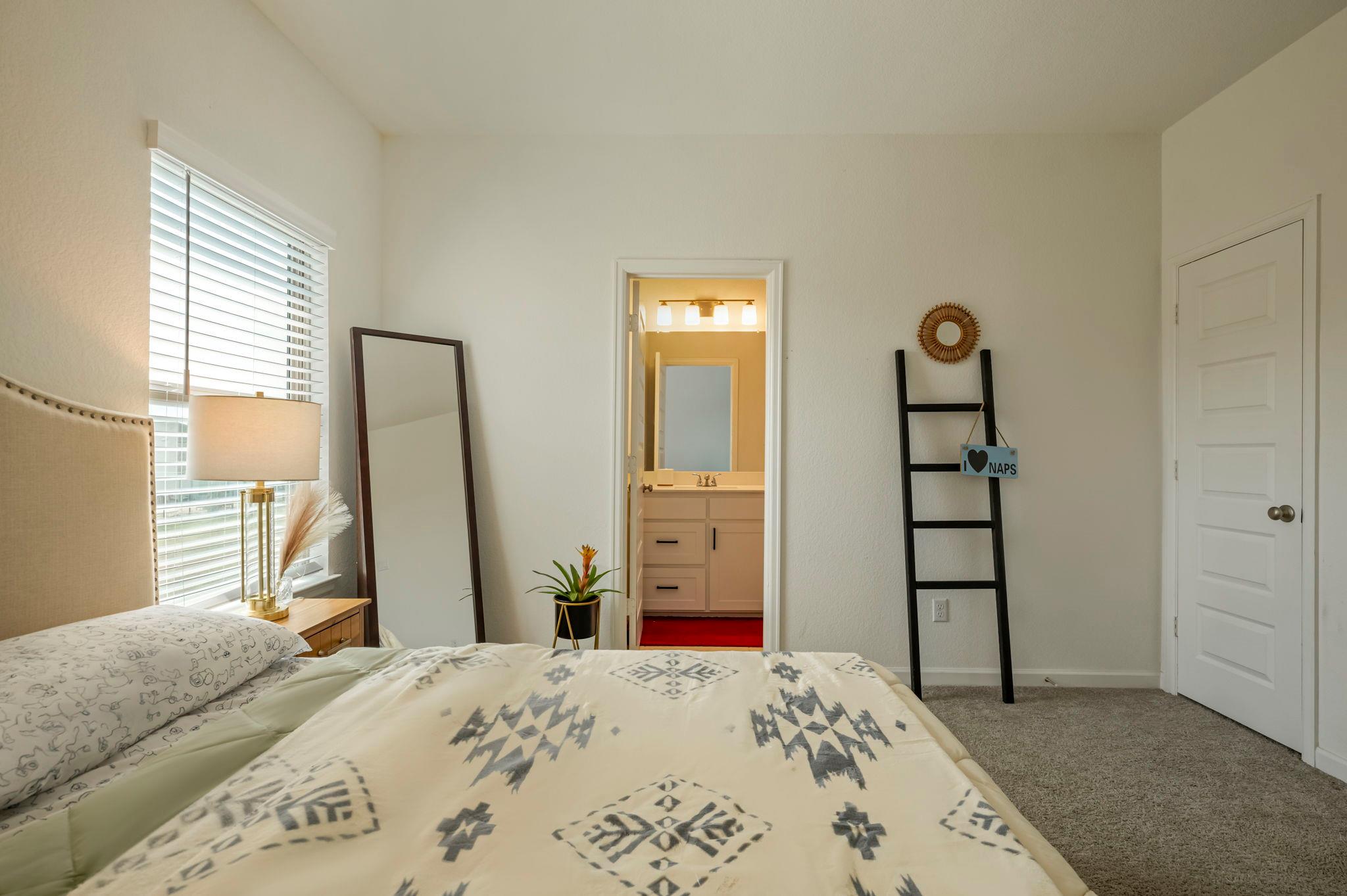 208 Dycus Bnd, Liberty Hill, TX 78642