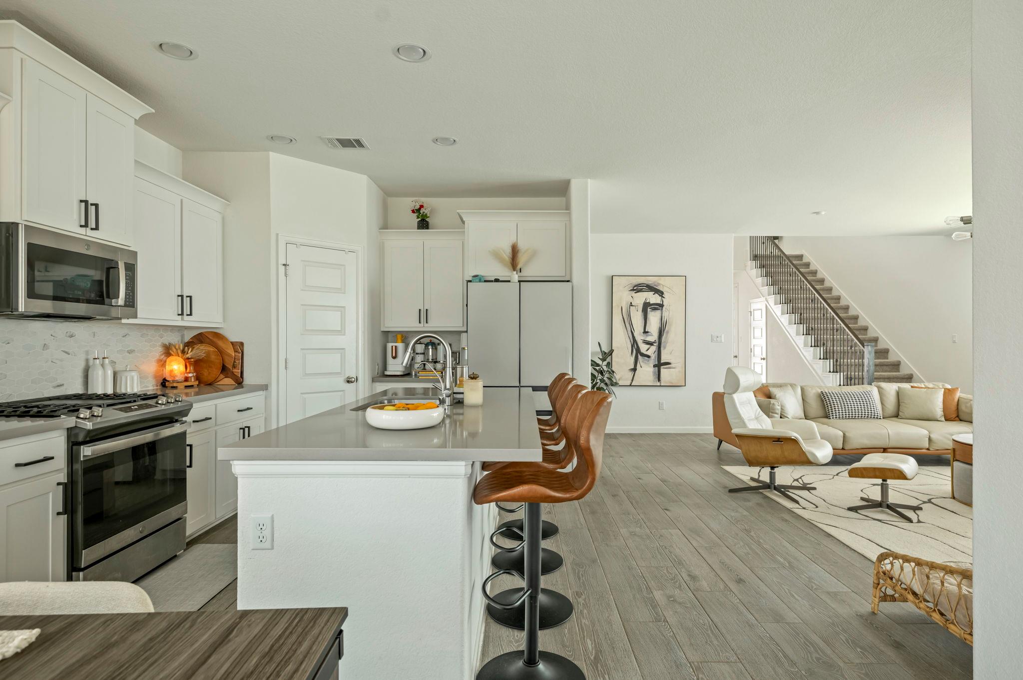 208 Dycus Bnd, Liberty Hill, TX 78642