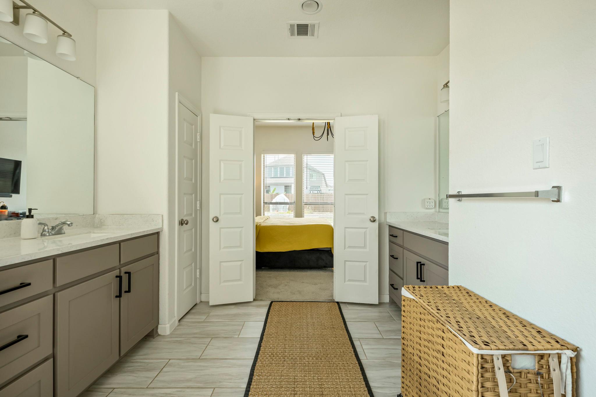 208 Dycus Bnd, Liberty Hill, TX 78642