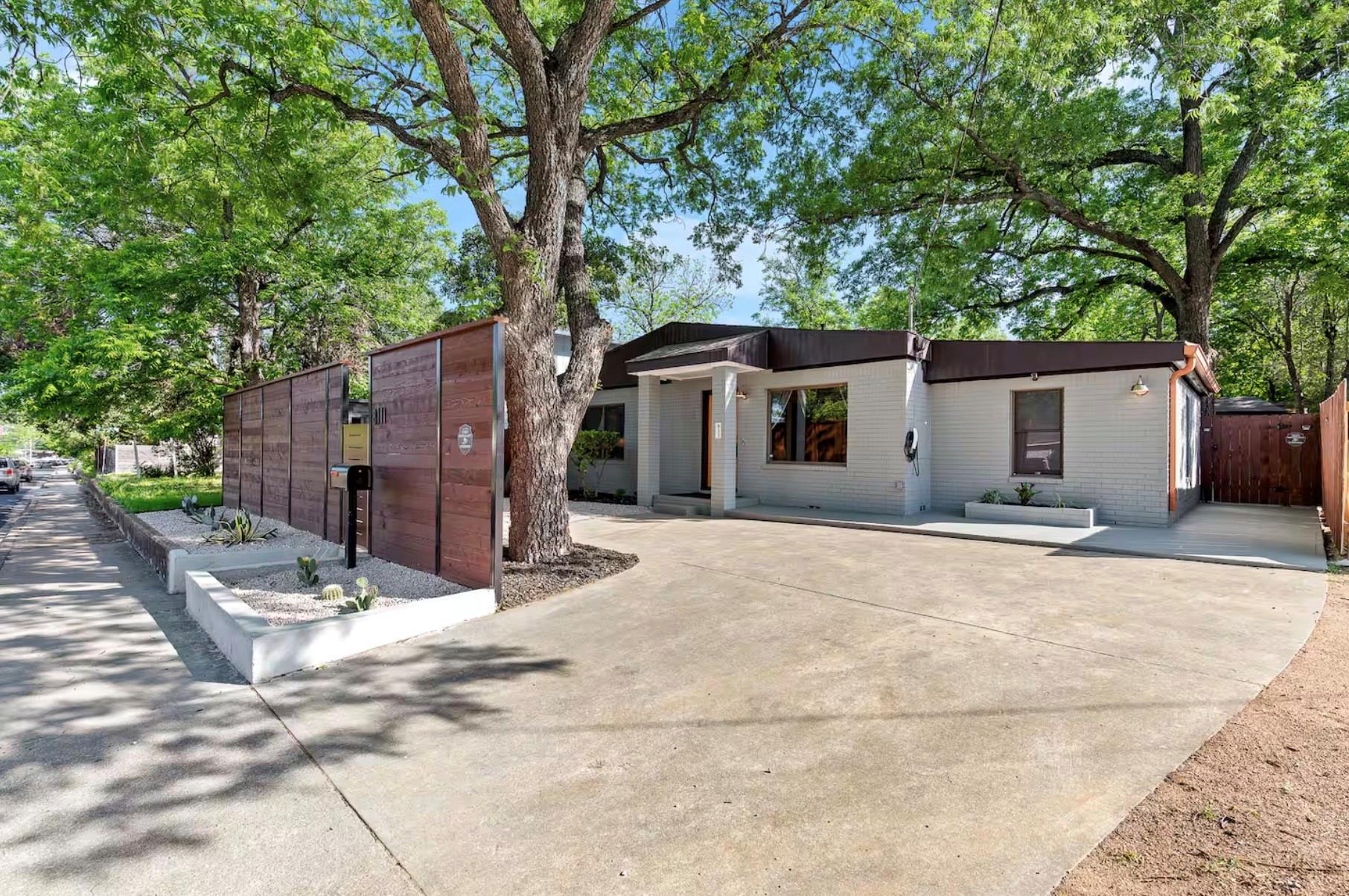 811 W Oltorf St, Austin, TX 78704
