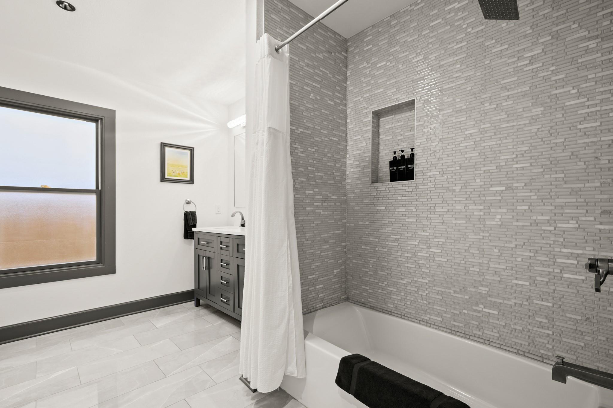 811 W Oltorf St, Austin, TX 78704