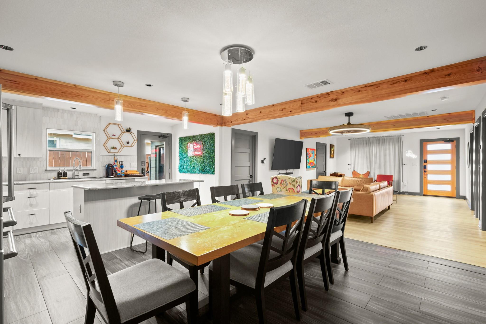 811 W Oltorf St, Austin, TX 78704