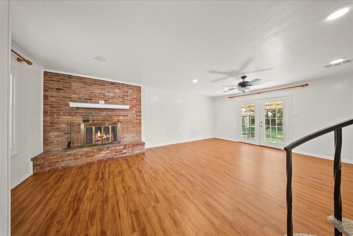 421 Forrest Ln, Corsicana, TX 75110