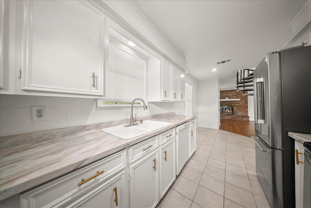 421 Forrest Ln, Corsicana, TX 75110