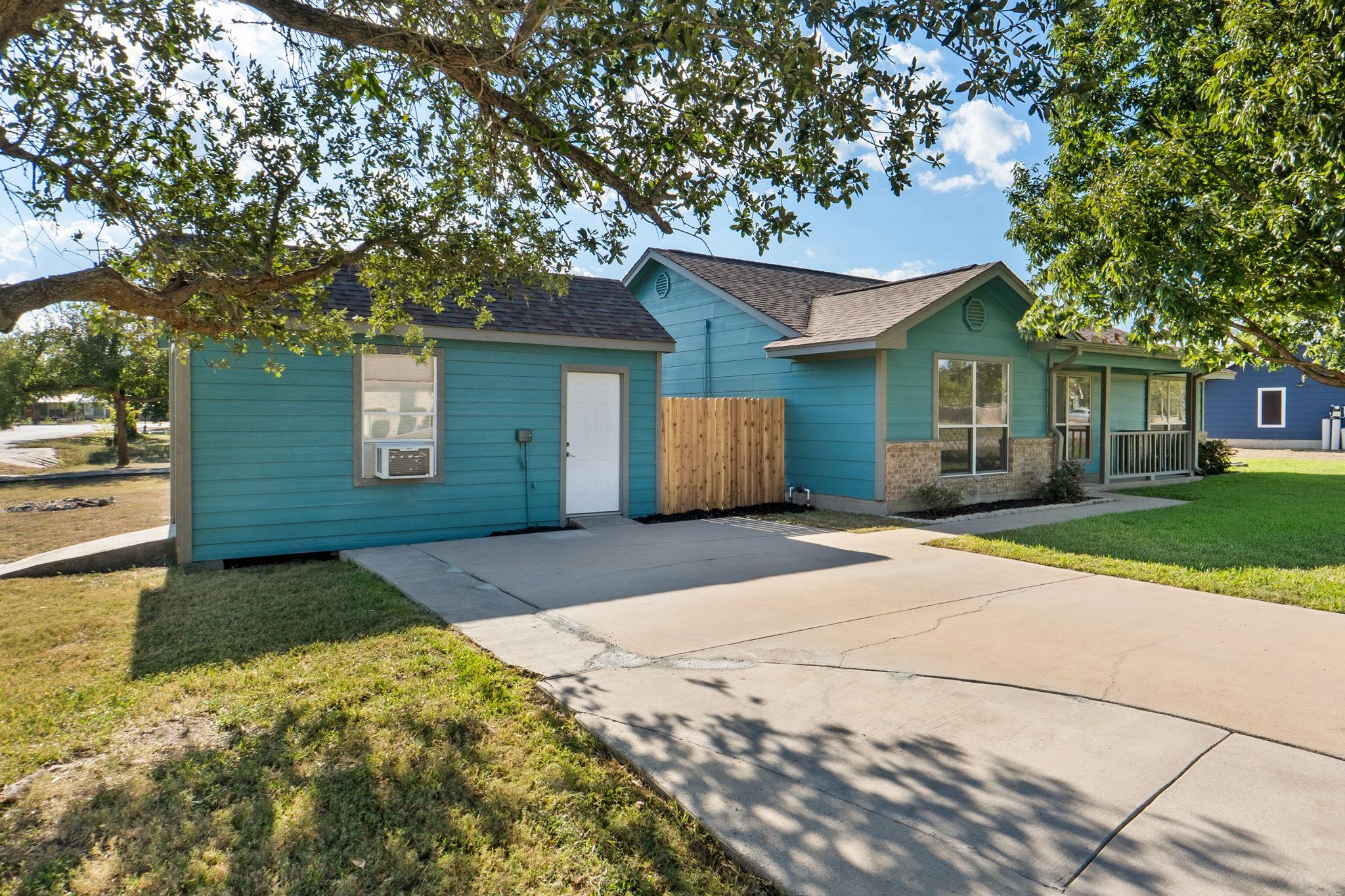 710 Fallen Oak Dr, Bertram, TX 78605