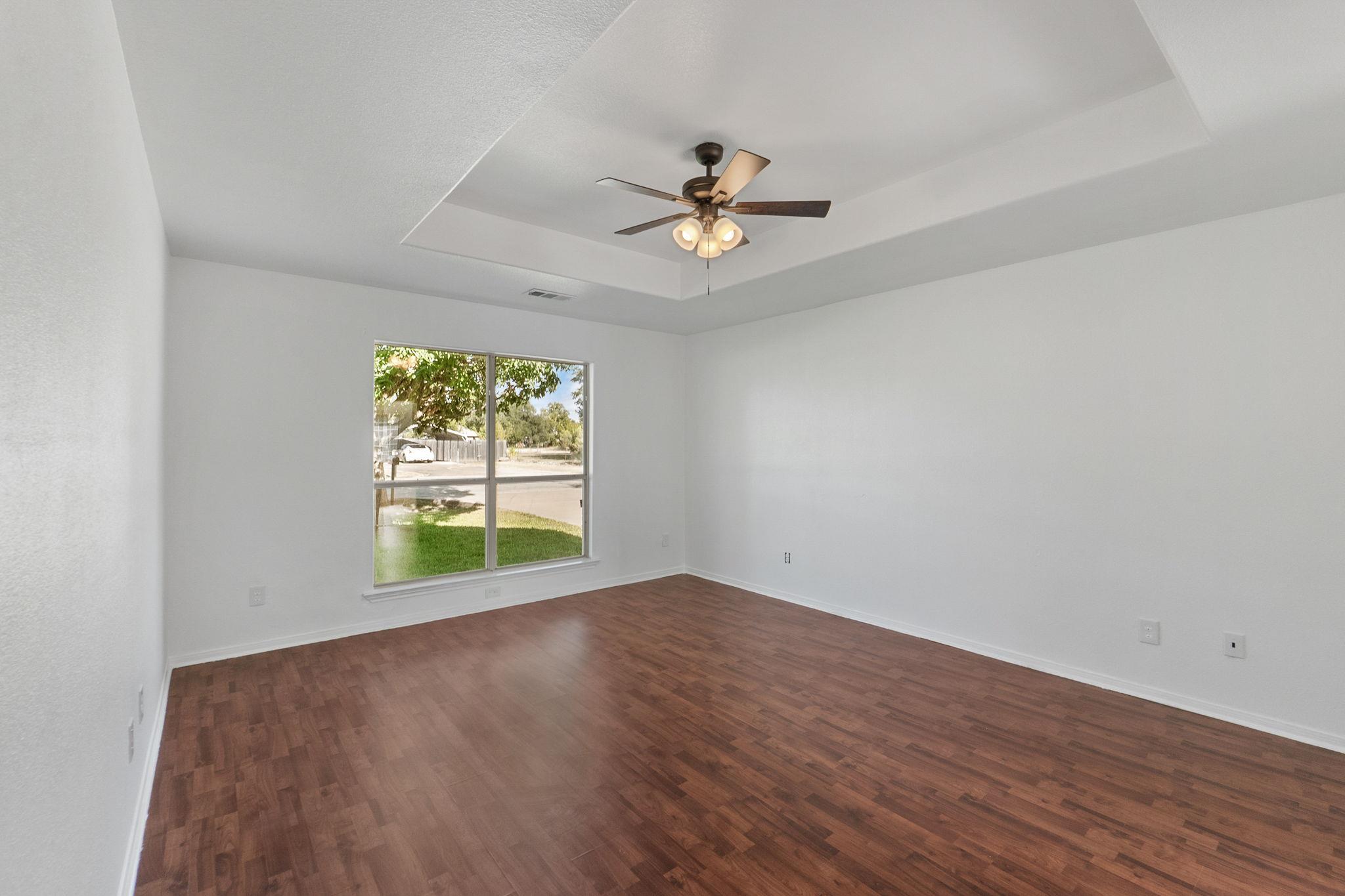 710 Fallen Oak Dr, Bertram, TX 78605