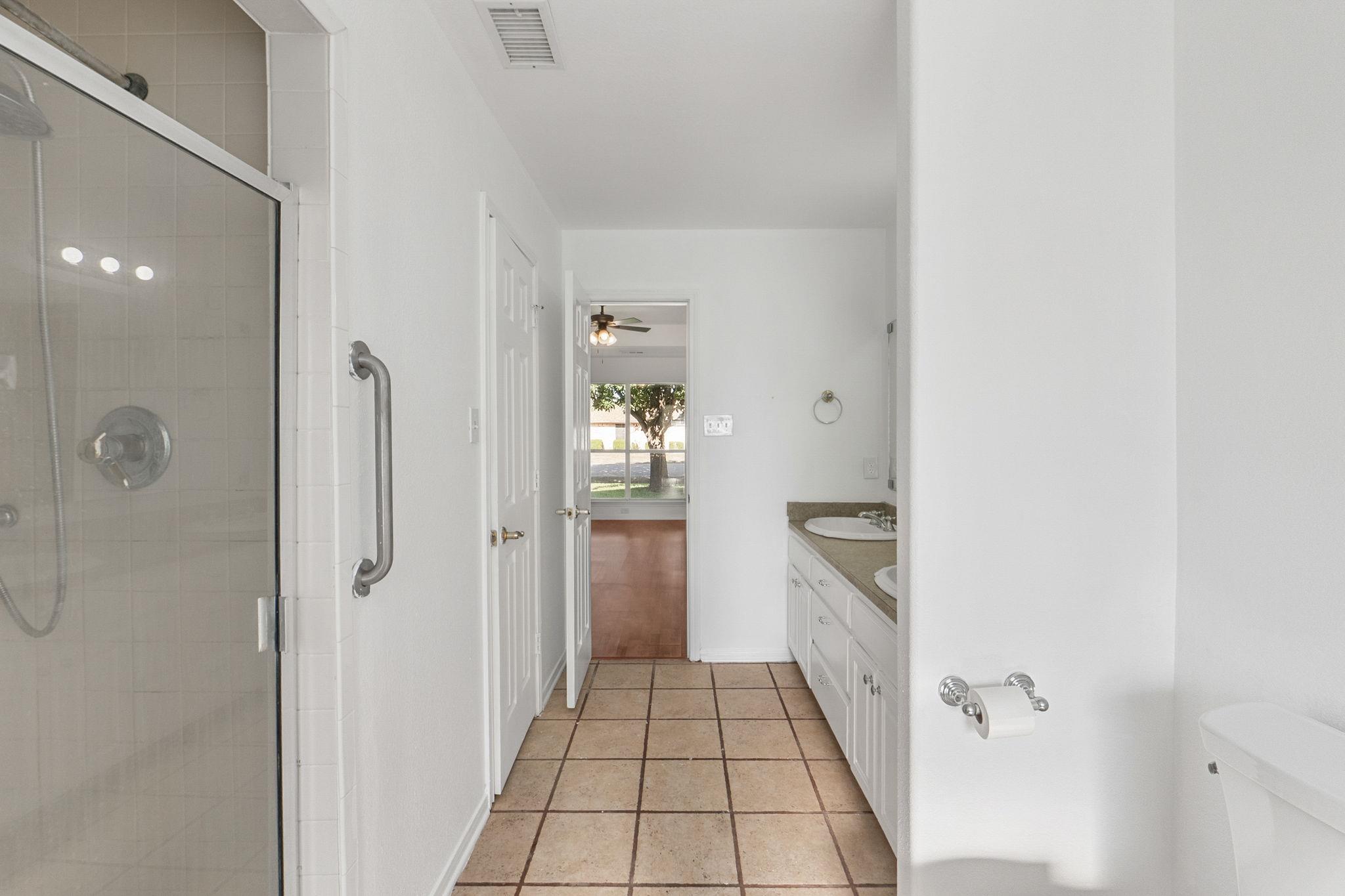 710 Fallen Oak Dr, Bertram, TX 78605