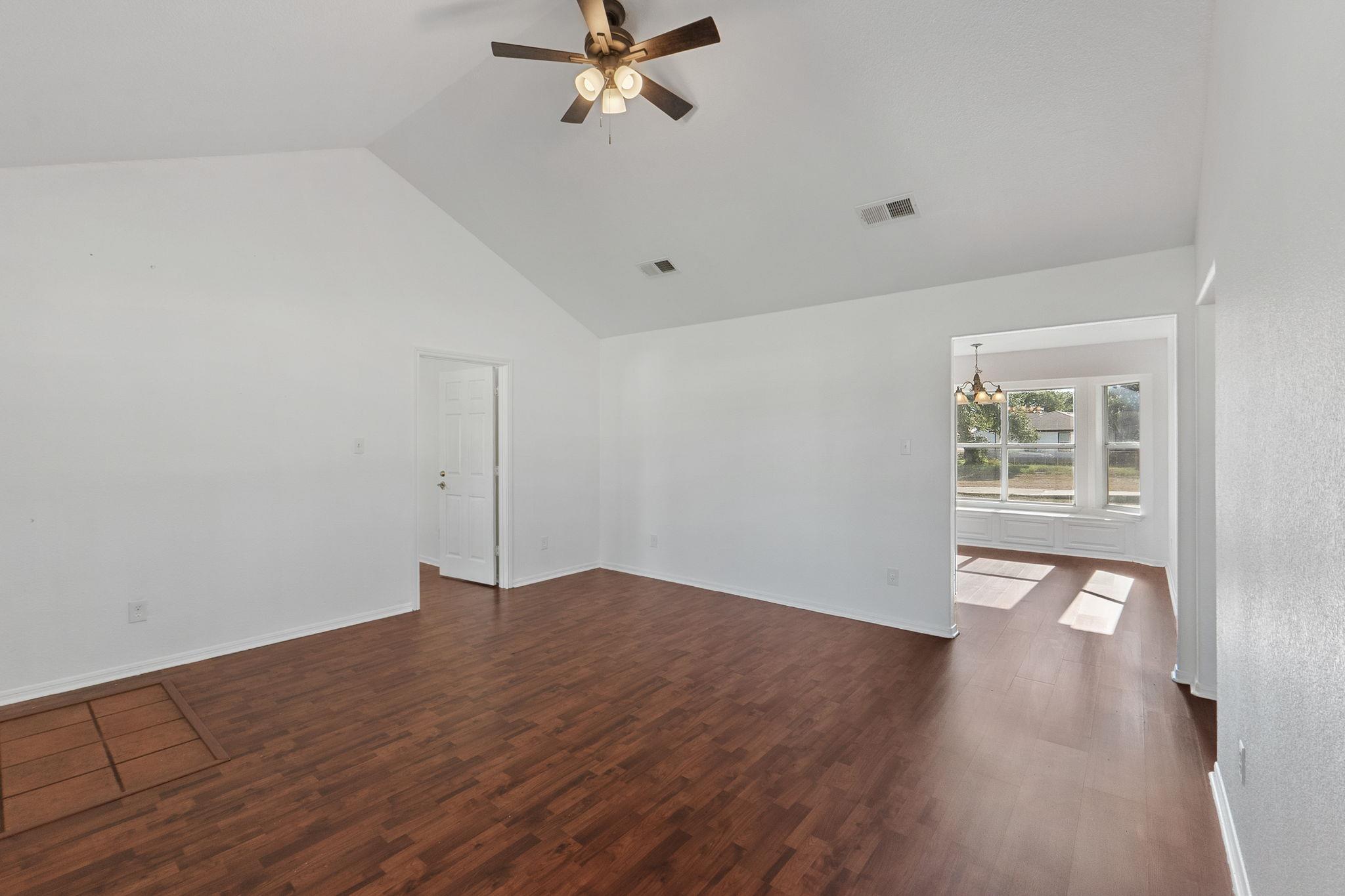 710 Fallen Oak Dr, Bertram, TX 78605