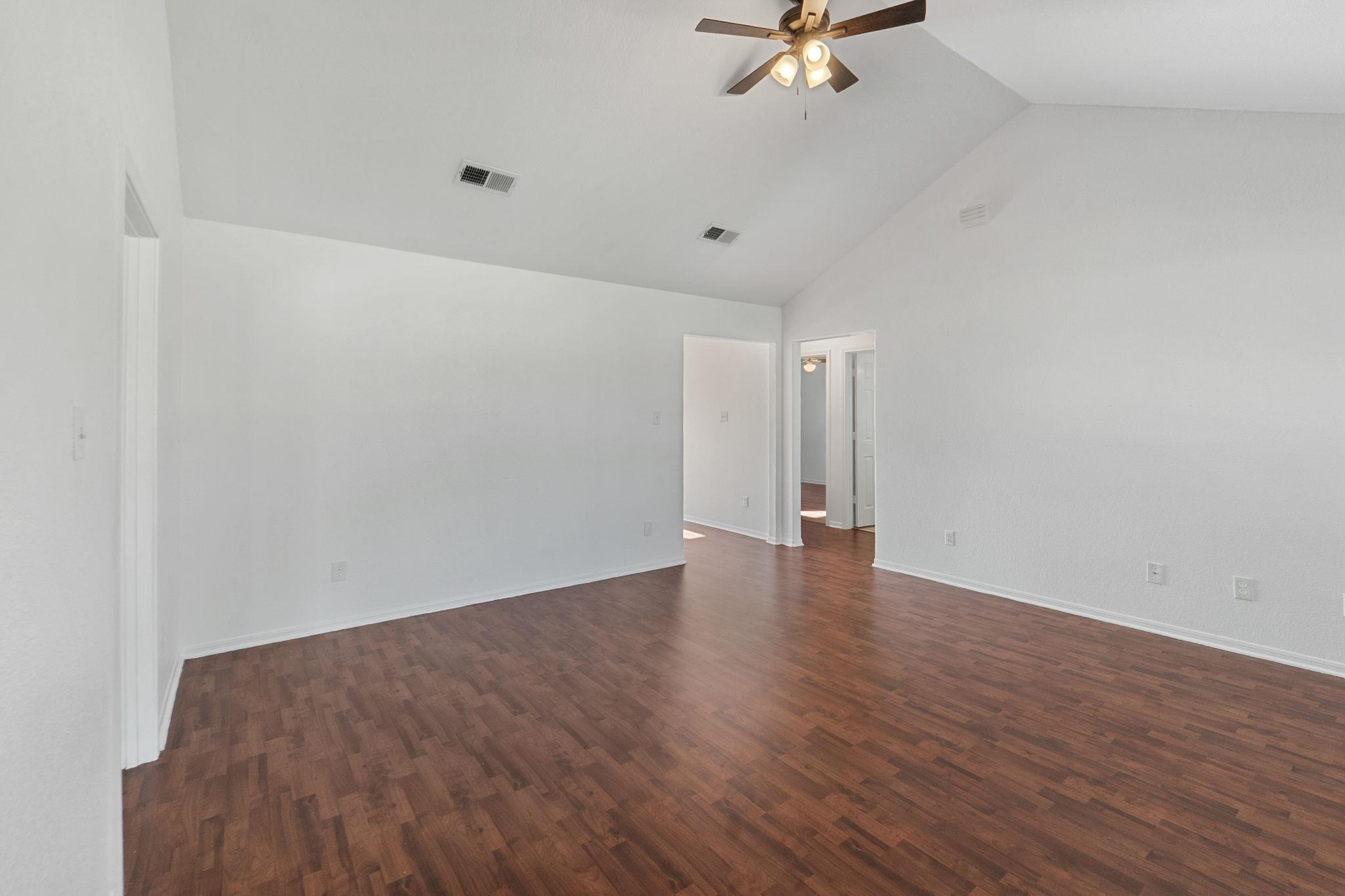 710 Fallen Oak Dr, Bertram, TX 78605