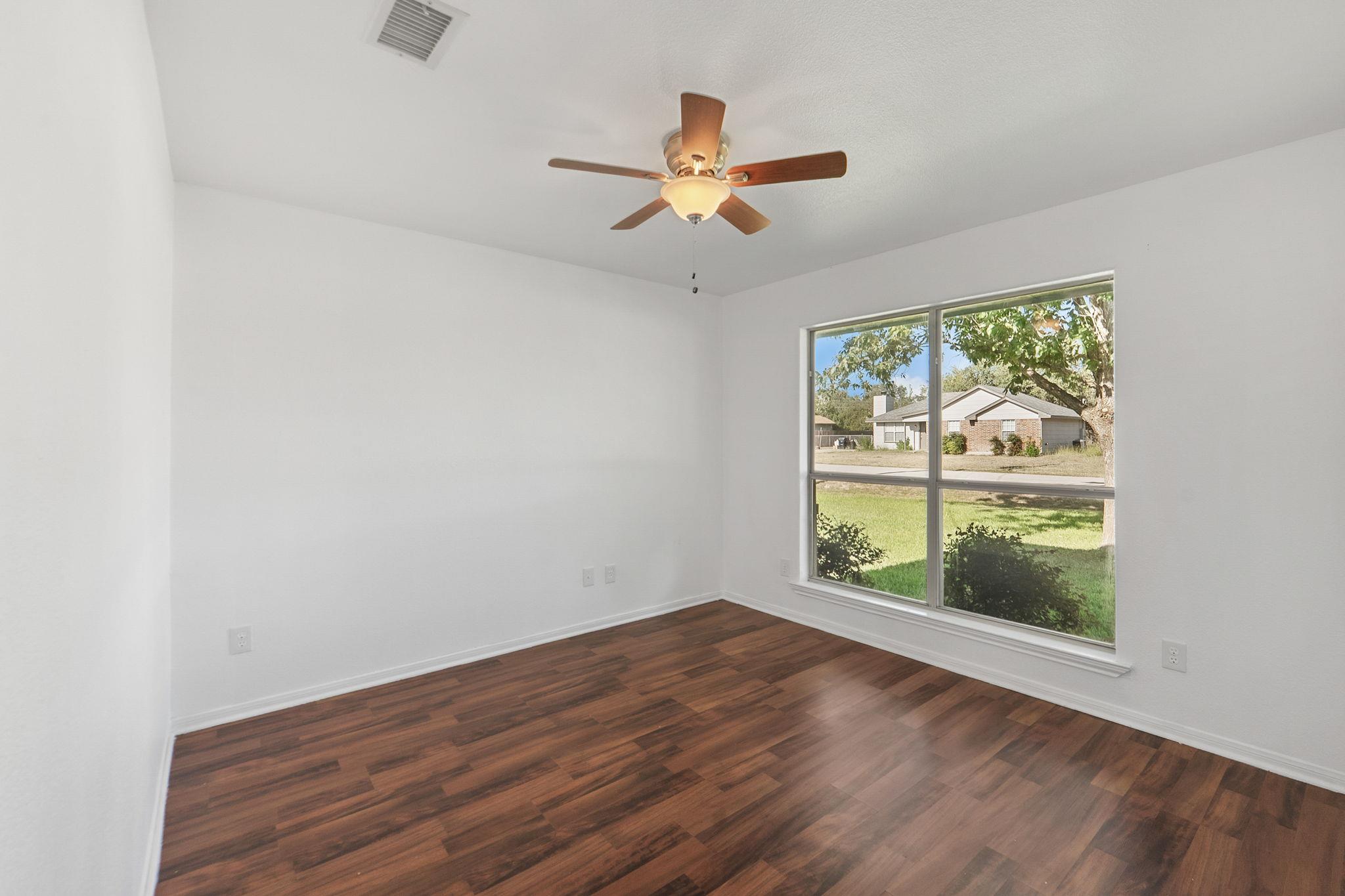 710 Fallen Oak Dr, Bertram, TX 78605