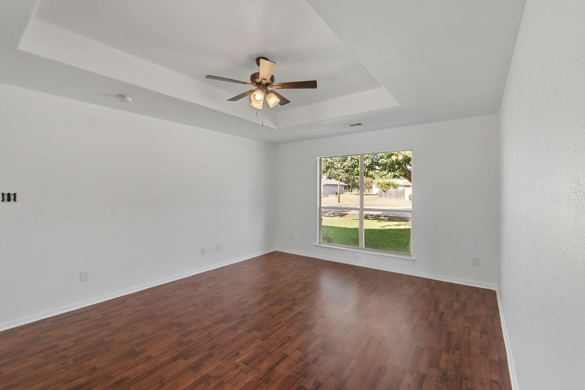 710 Fallen Oak Dr, Bertram, TX 78605